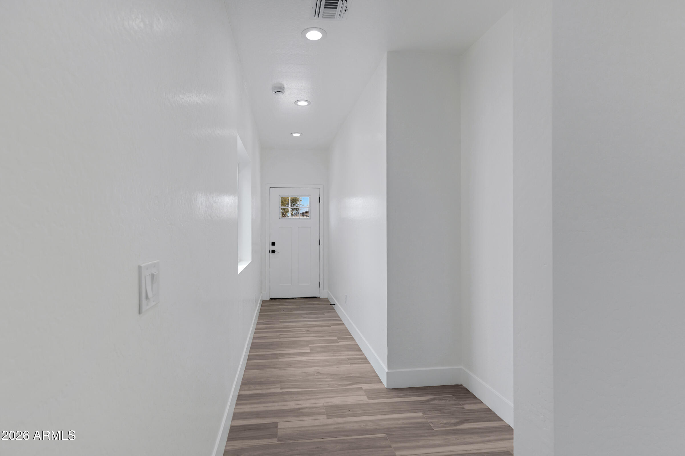 1527 W HADLEY Street