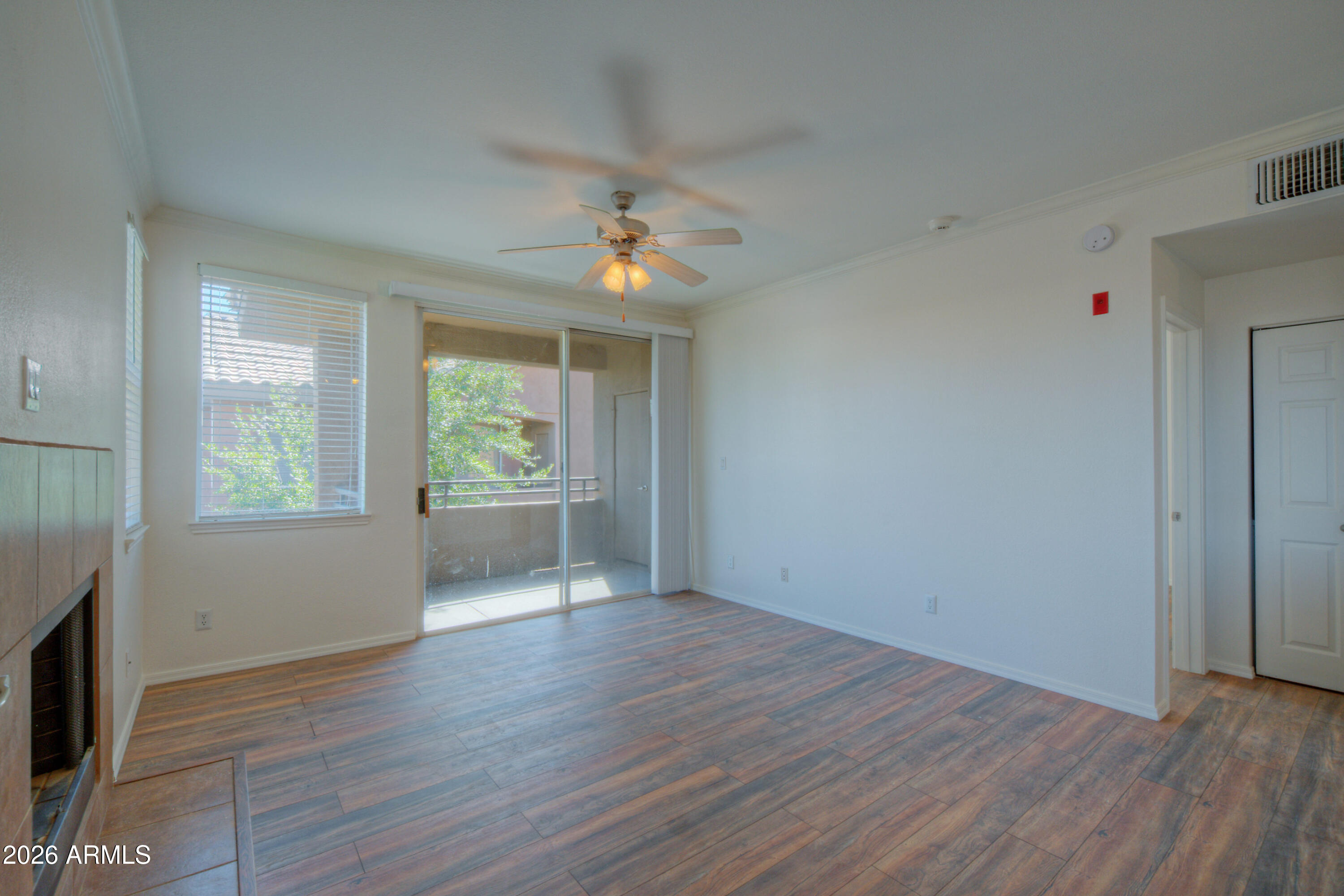 7009 E ACOMA Drive 2092