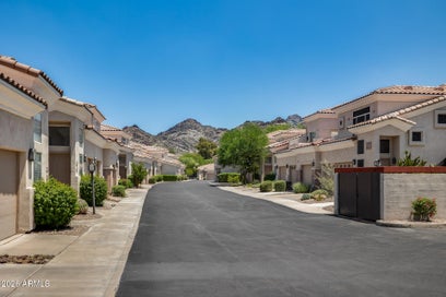 1747 E NORTHERN Avenue 117 Phoenix AZ 85020