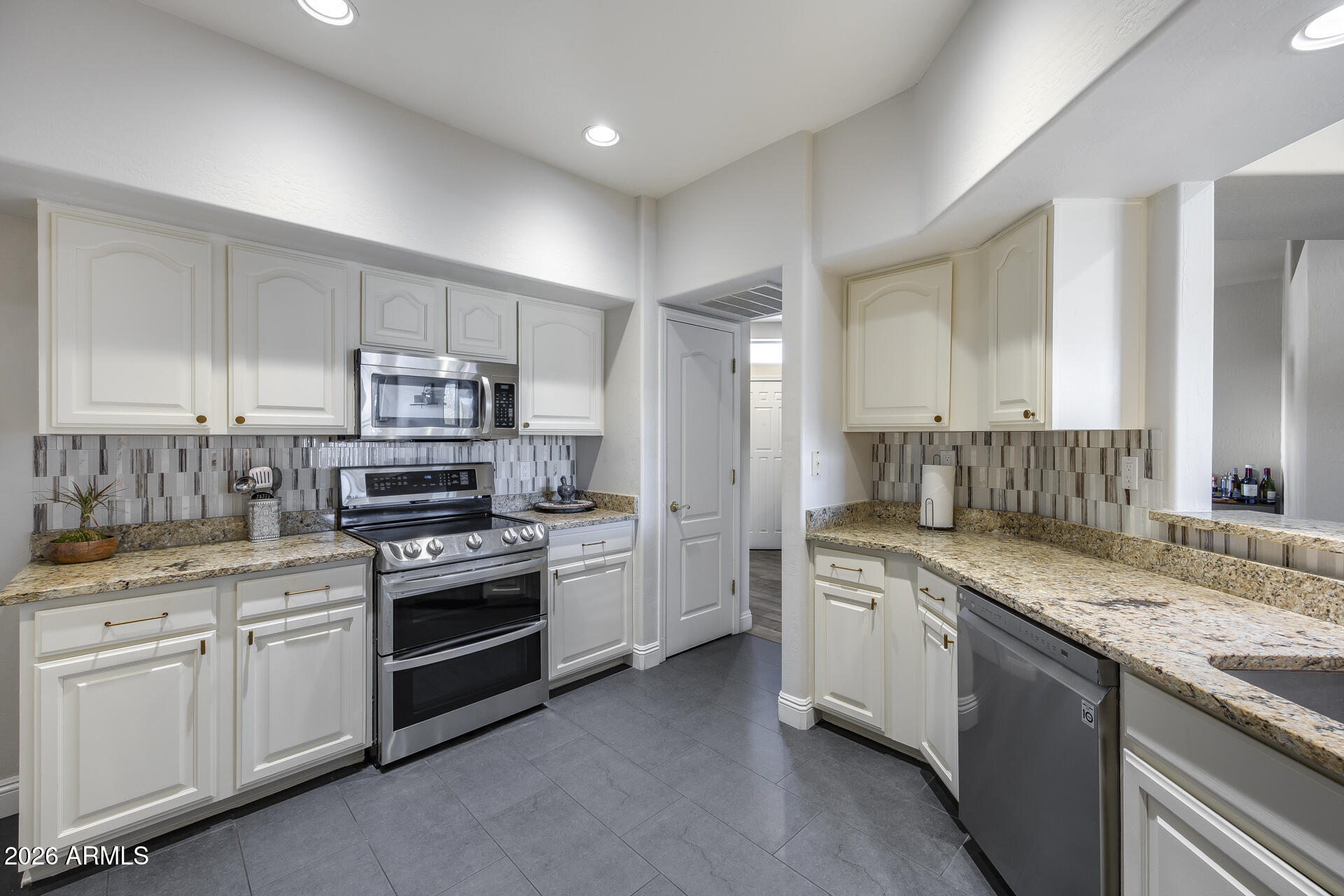 CANTERRA AT SQUAW PEAK CONDOMINIUMS - Residential