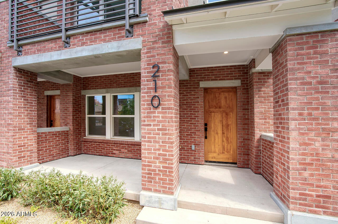 210 W MCKINLEY Street