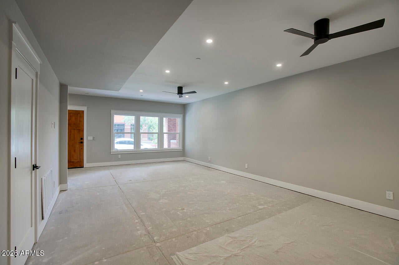 210 W MCKINLEY Street