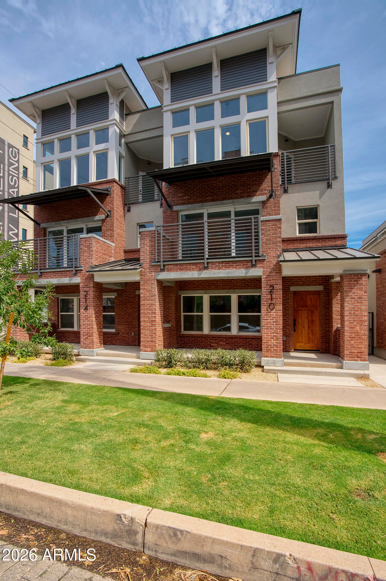 210 W MCKINLEY Street
