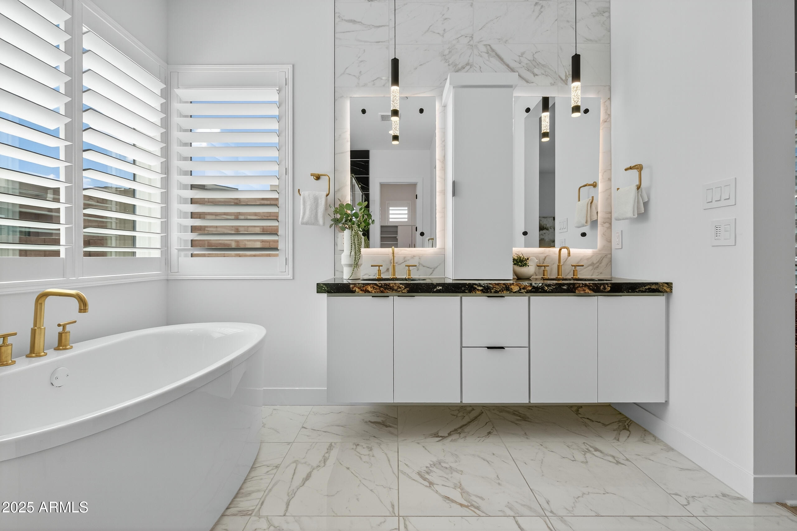 ADERO CANYON - Residential