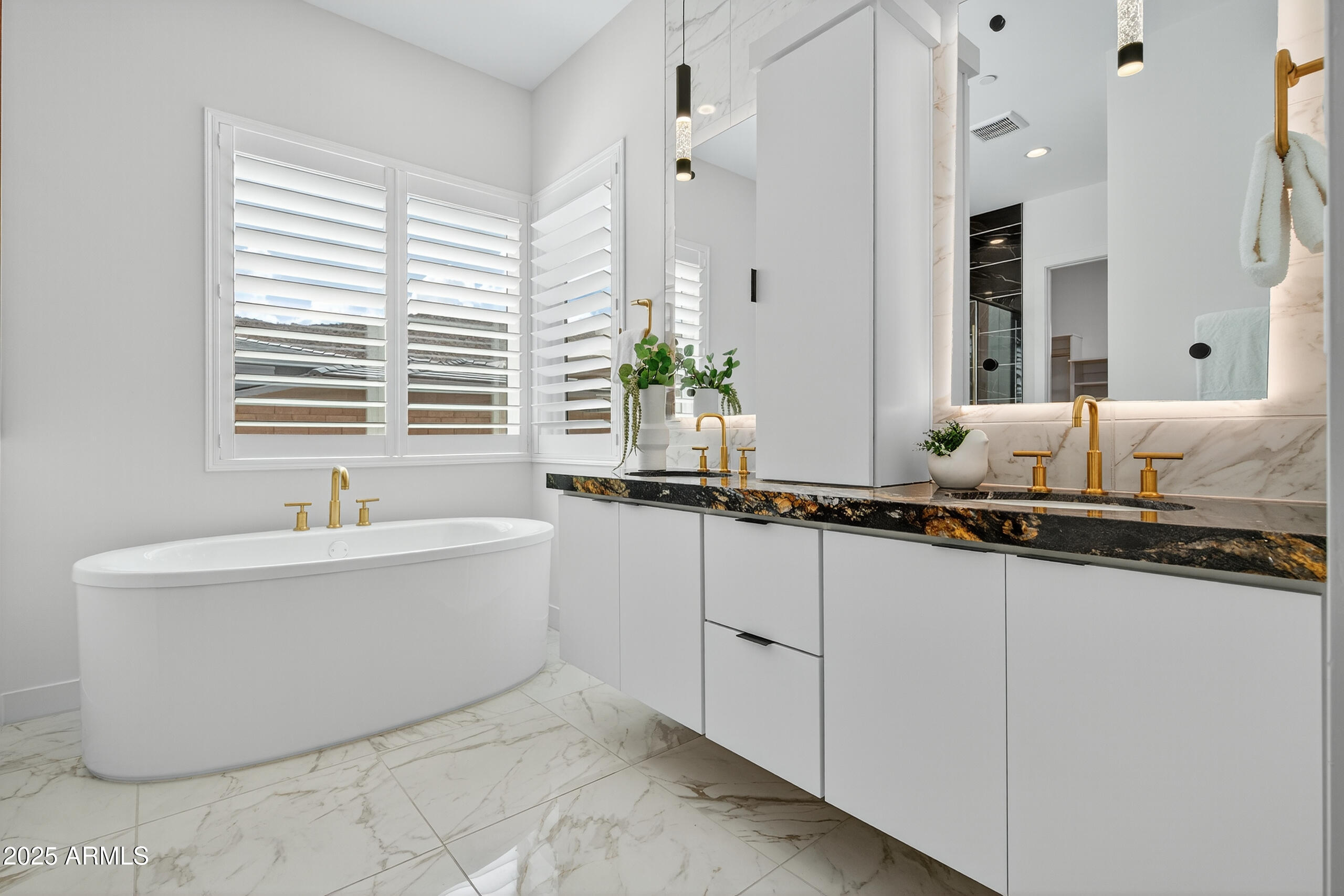 ADERO CANYON - Residential
