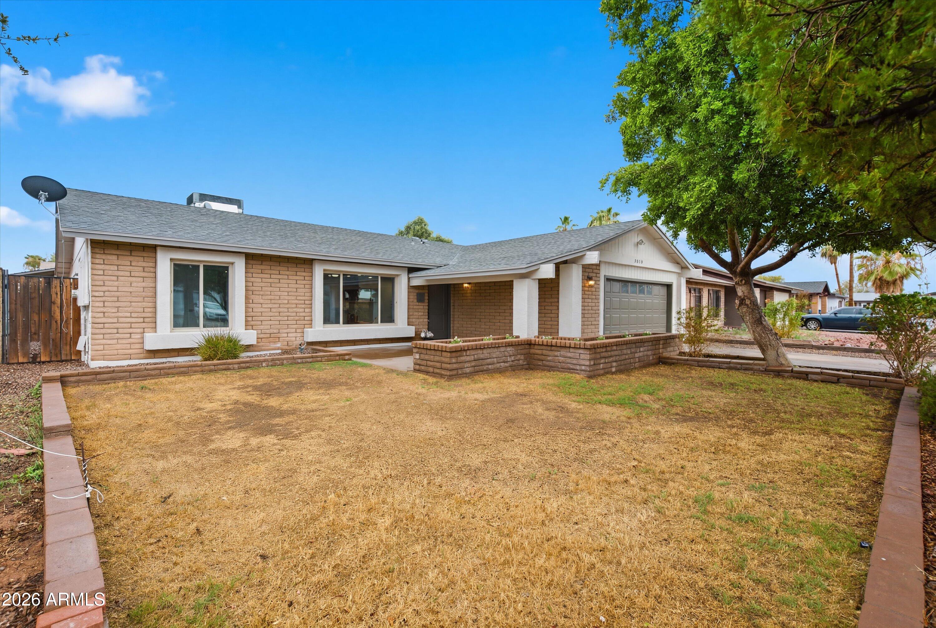 1023 W Carter Drive