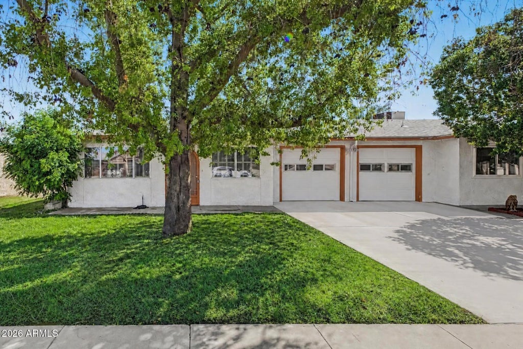 Photo of 10123 N 96th Avenue #B, Peoria, AZ 85345 (MLS # 7089240)