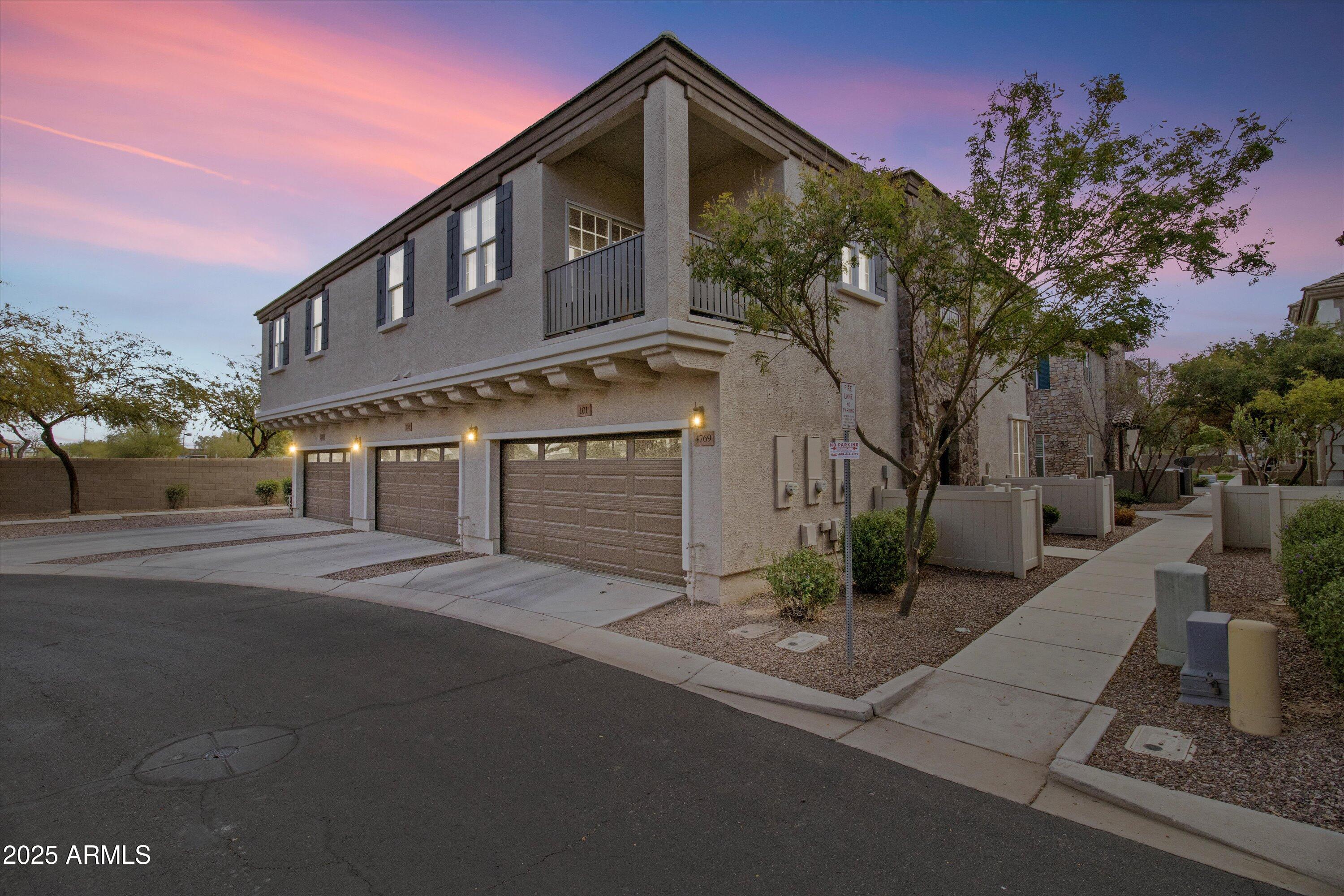 4769 E THUNDERHEART Trail 101