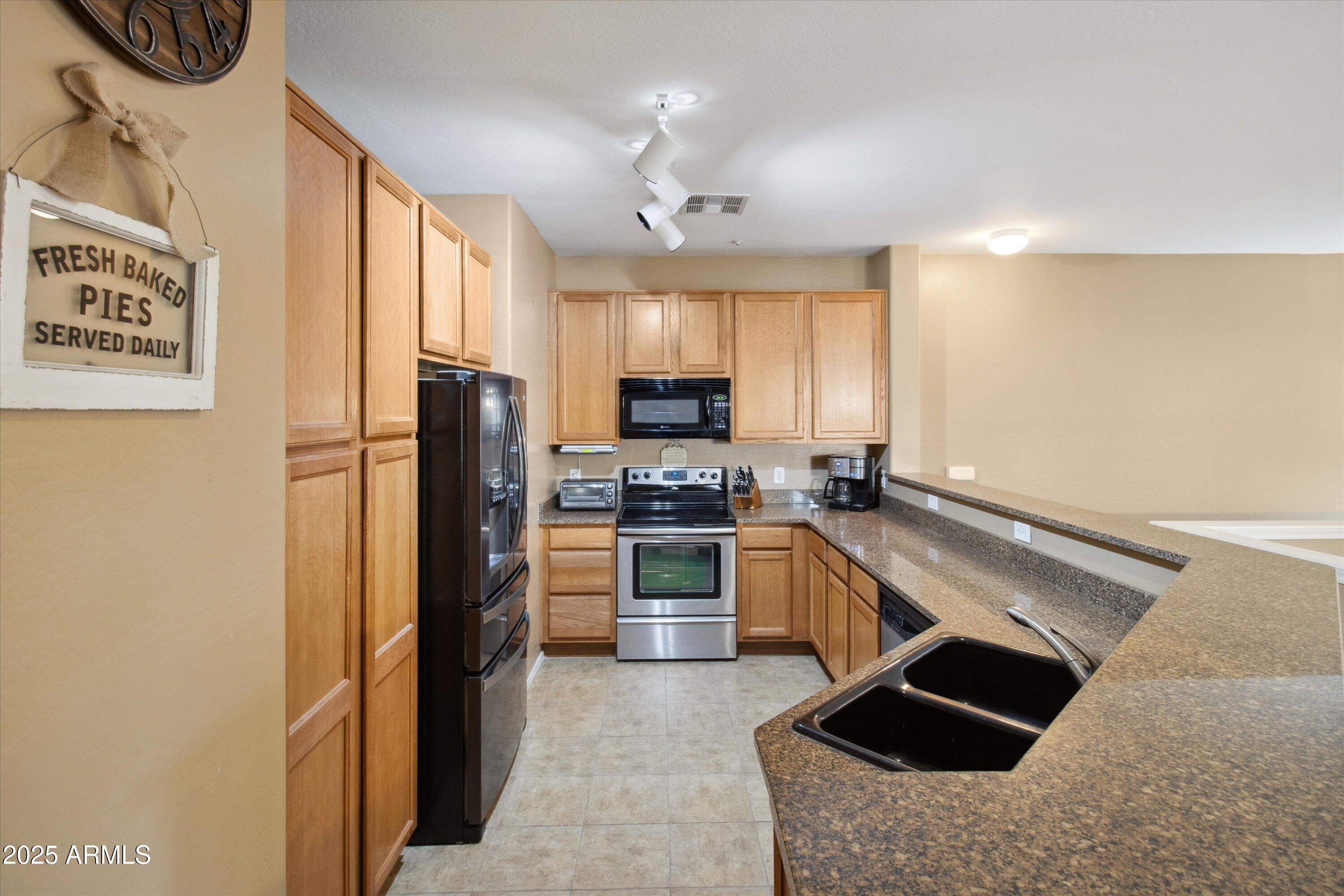 4769 E THUNDERHEART Trail 101
