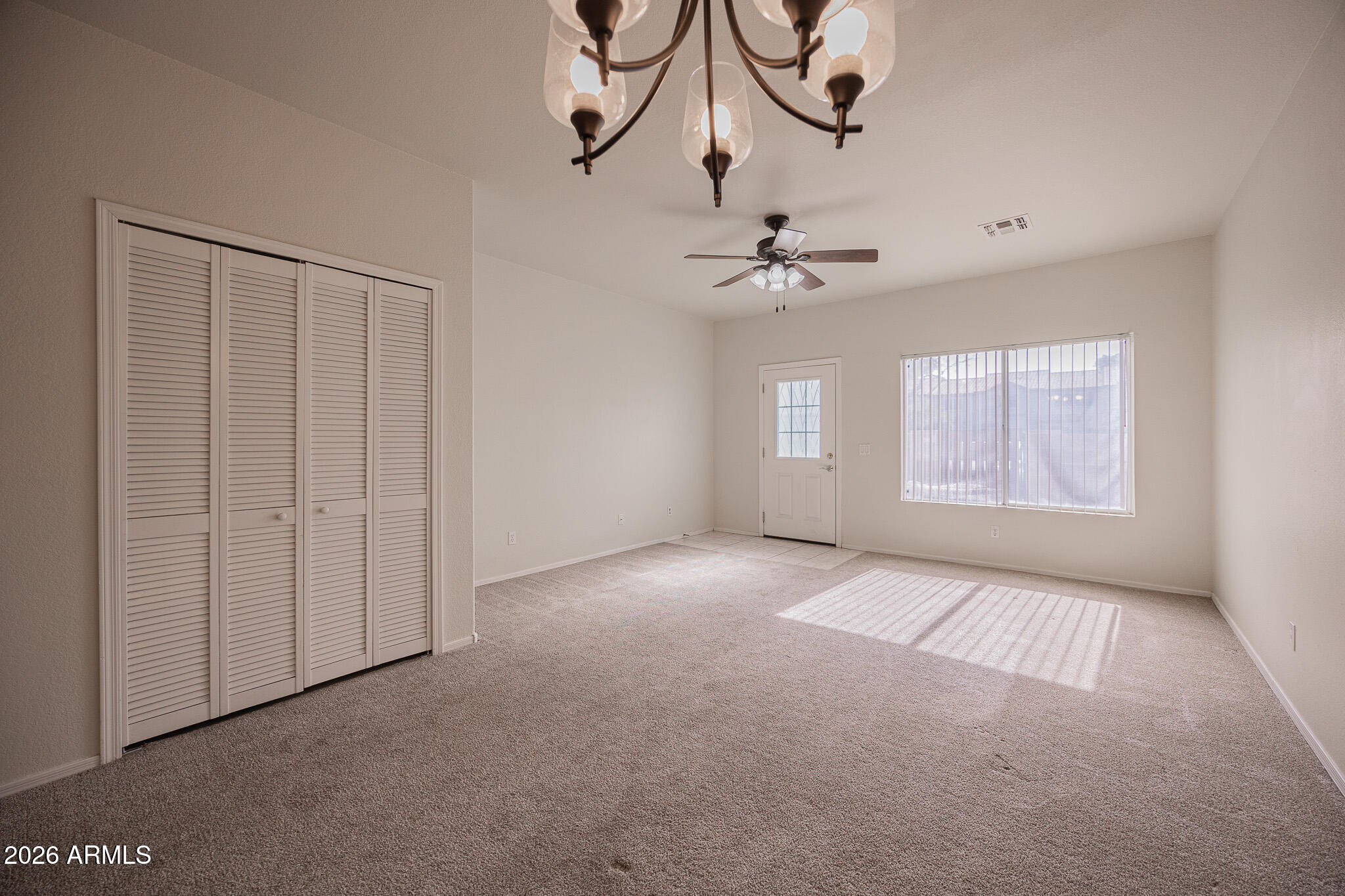 1961 N HARTFORD Street 1094