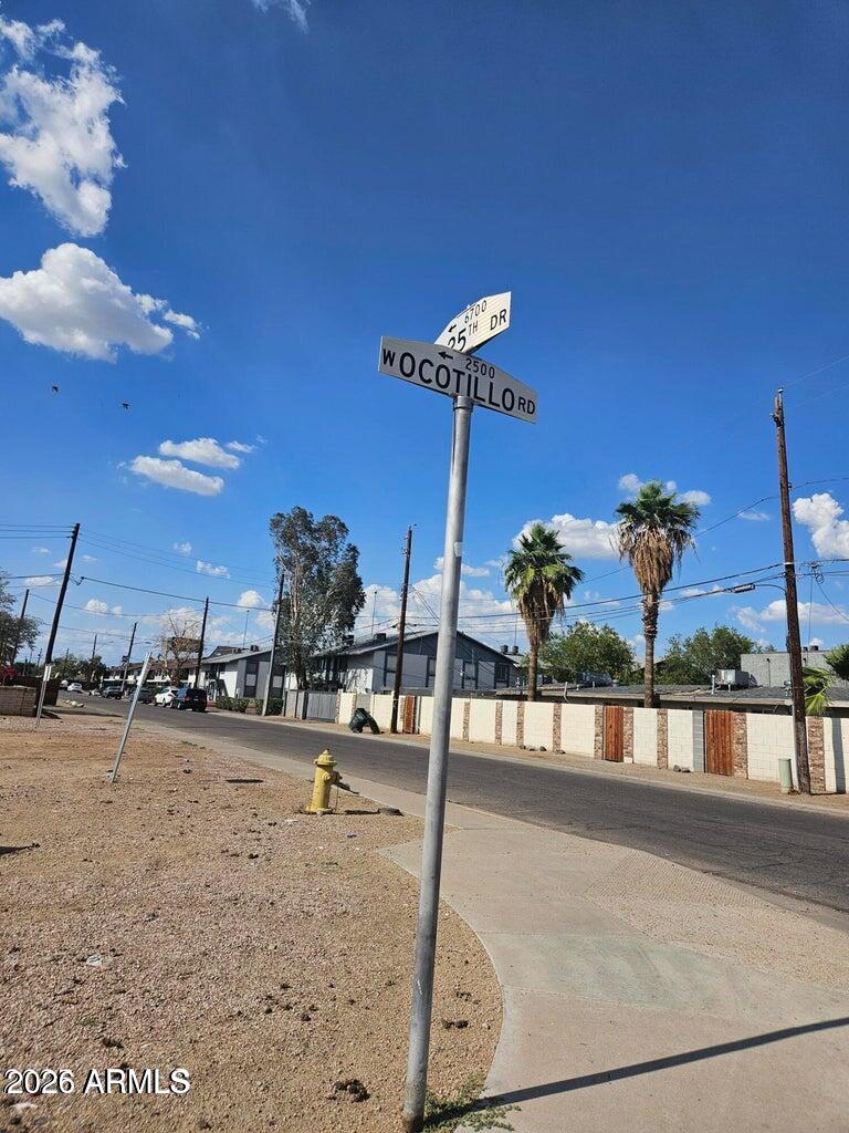 2522 W Ocotillo Road 17