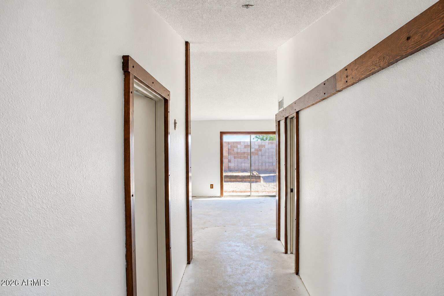 5233 W MOUNTAIN VIEW Road