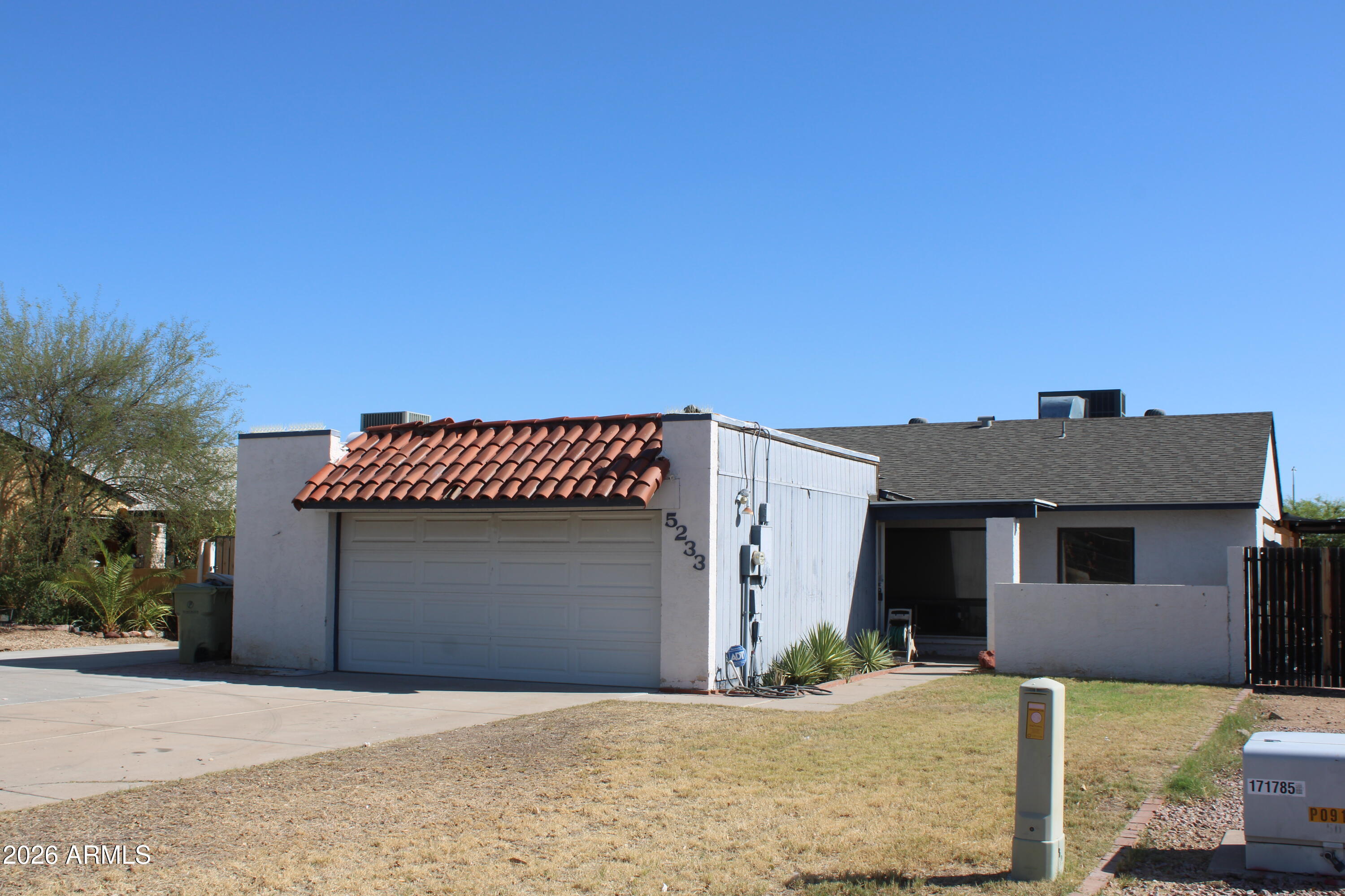 5233 W MOUNTAIN VIEW Road