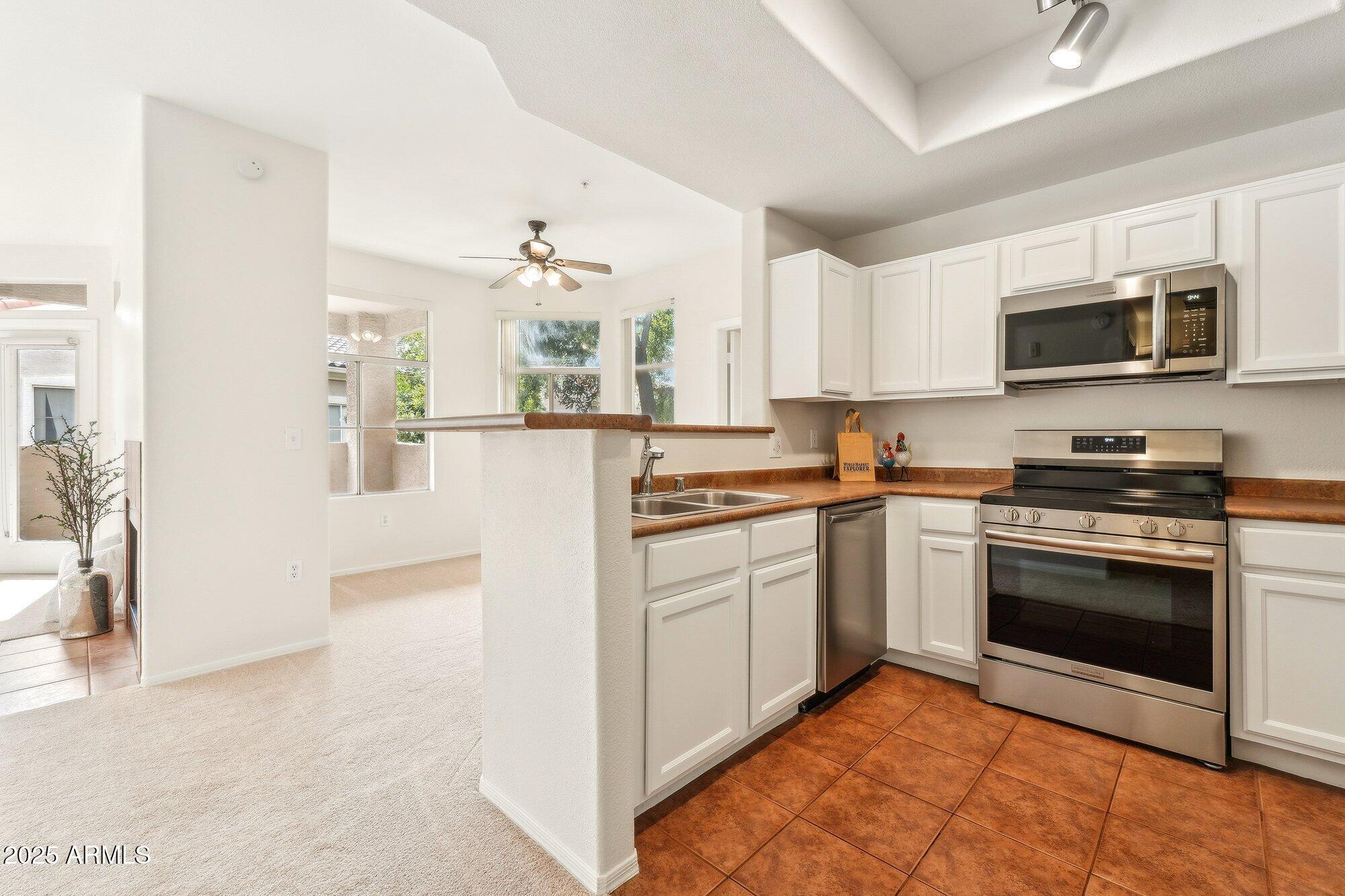3830 E LAKEWOOD Parkway 2162