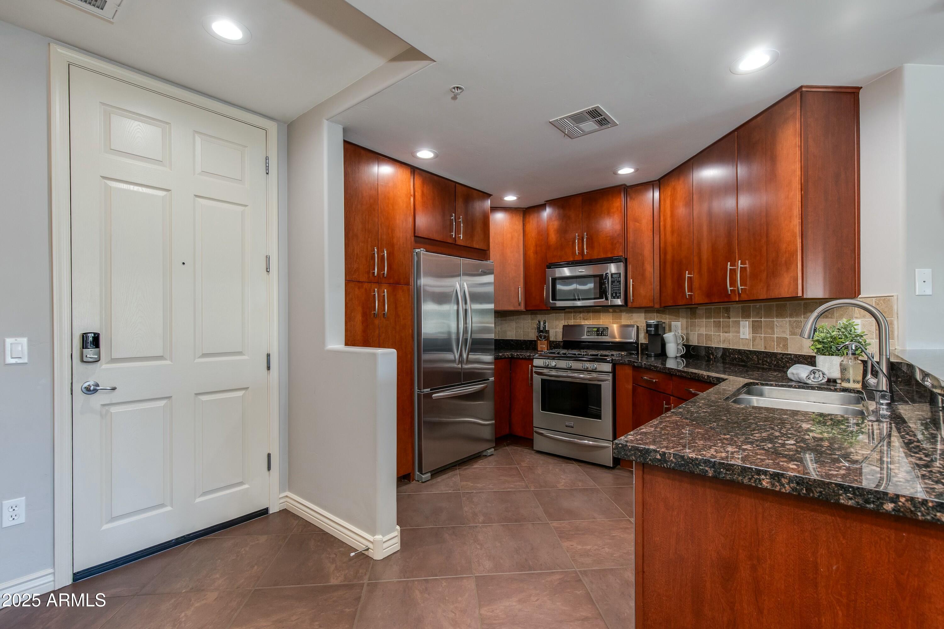 5350 E DEER VALLEY Drive 4408