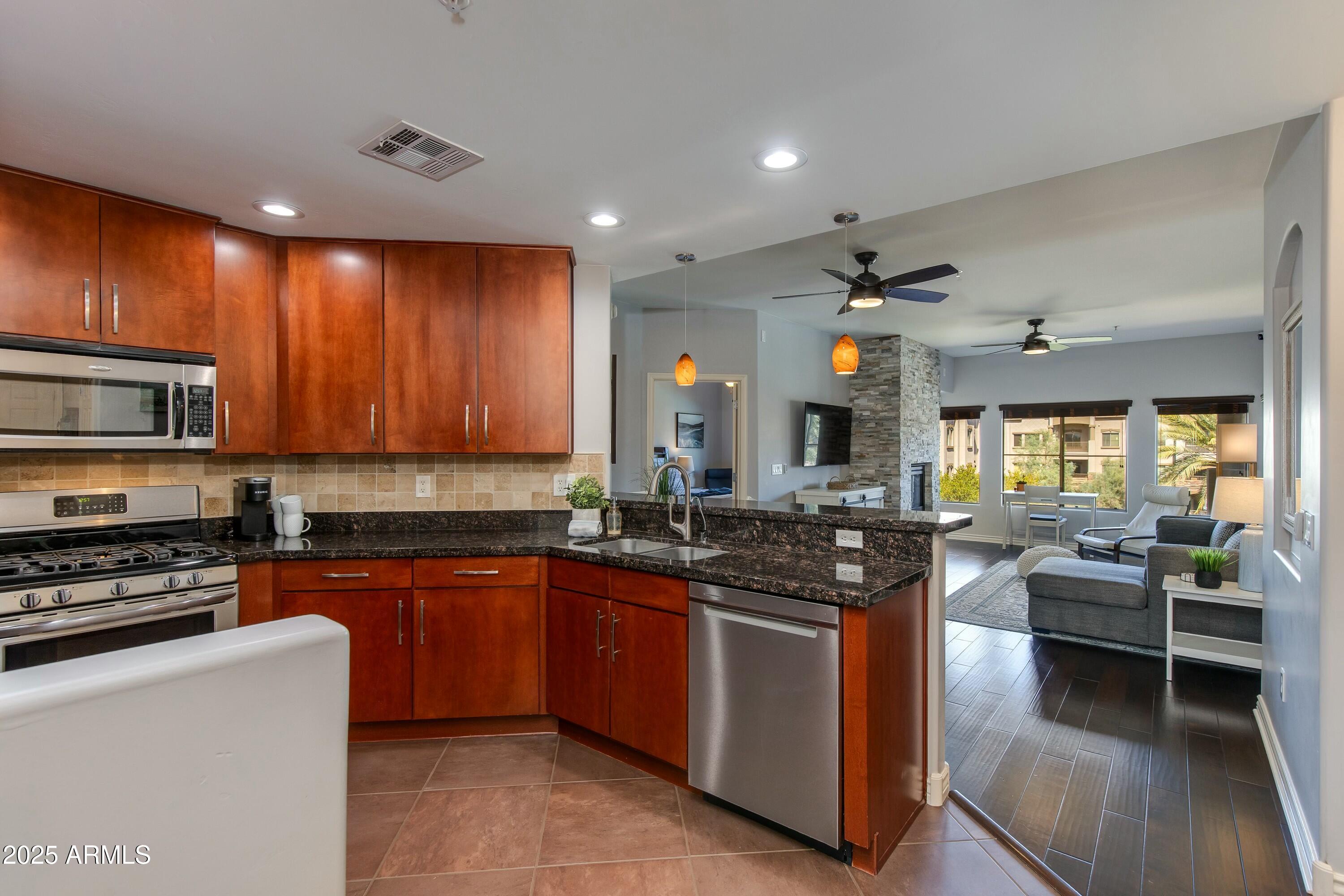5350 E DEER VALLEY Drive 4408