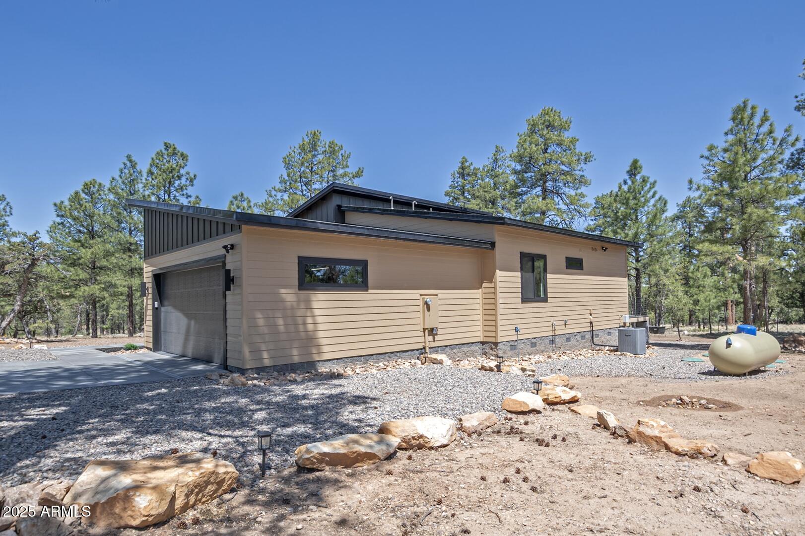 2965 EAGLE RIDGE Circle