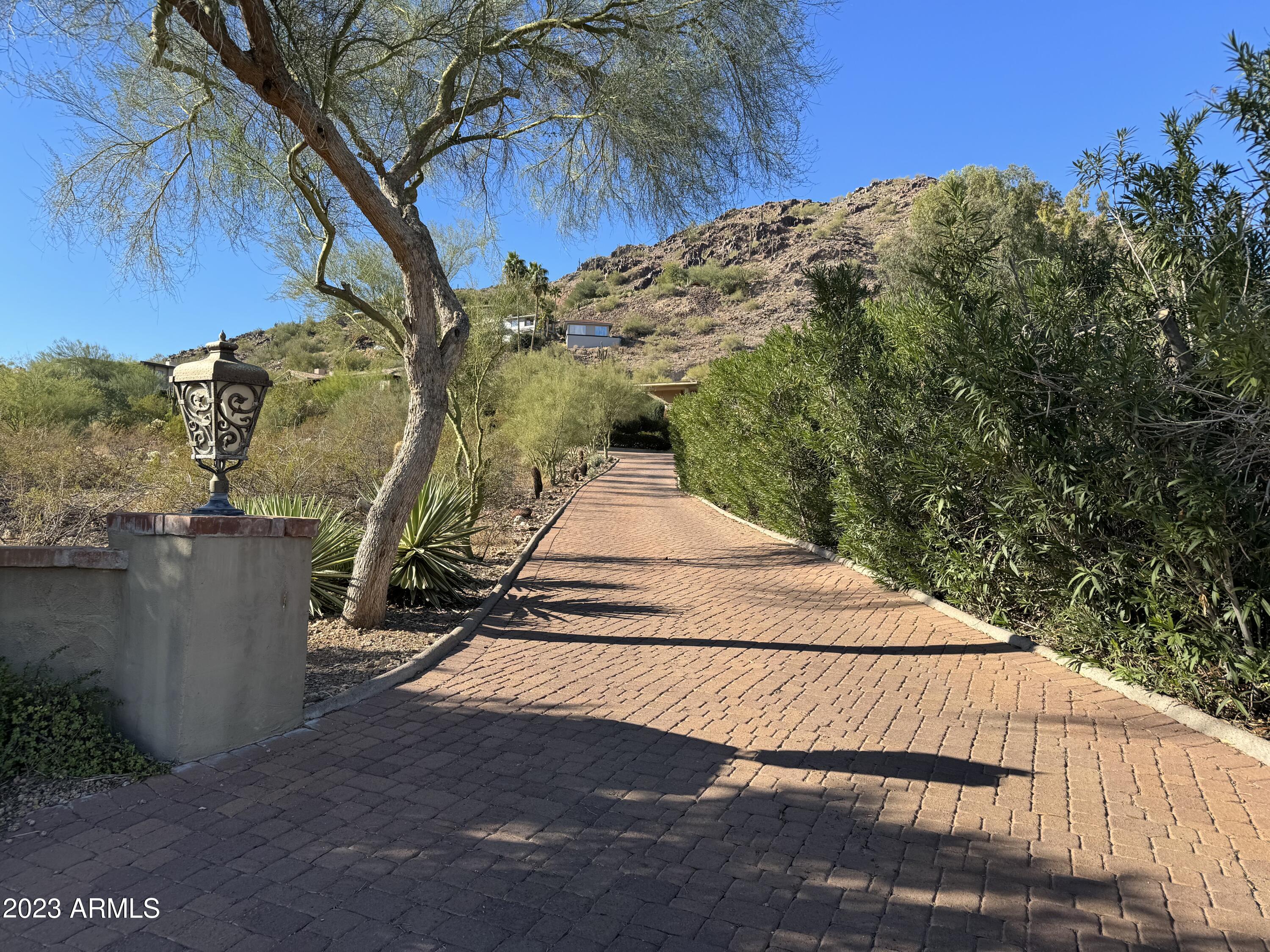 PARADISE VALLEY COUNTRY ESTATES - Residential