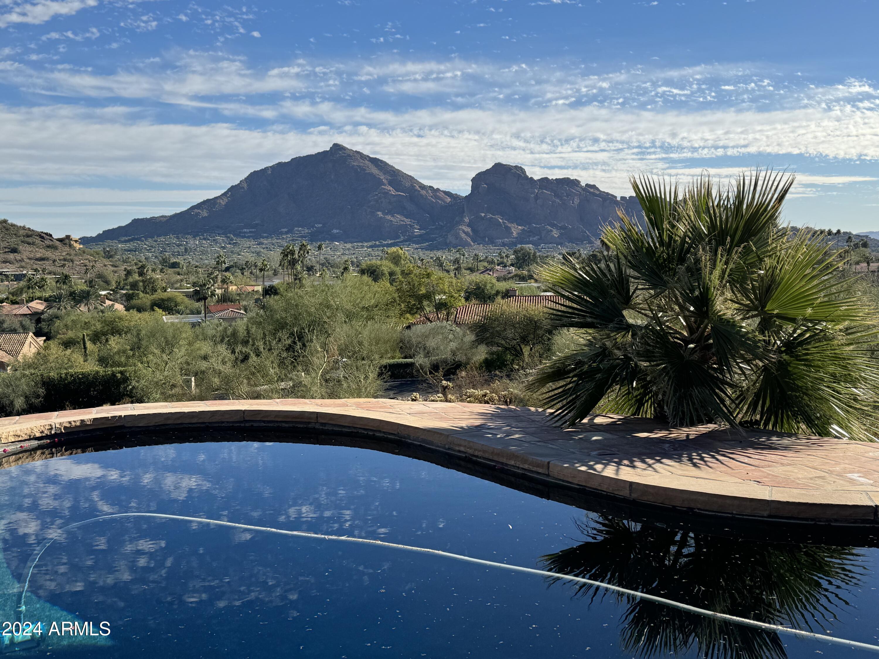 PARADISE VALLEY COUNTRY ESTATES - Residential