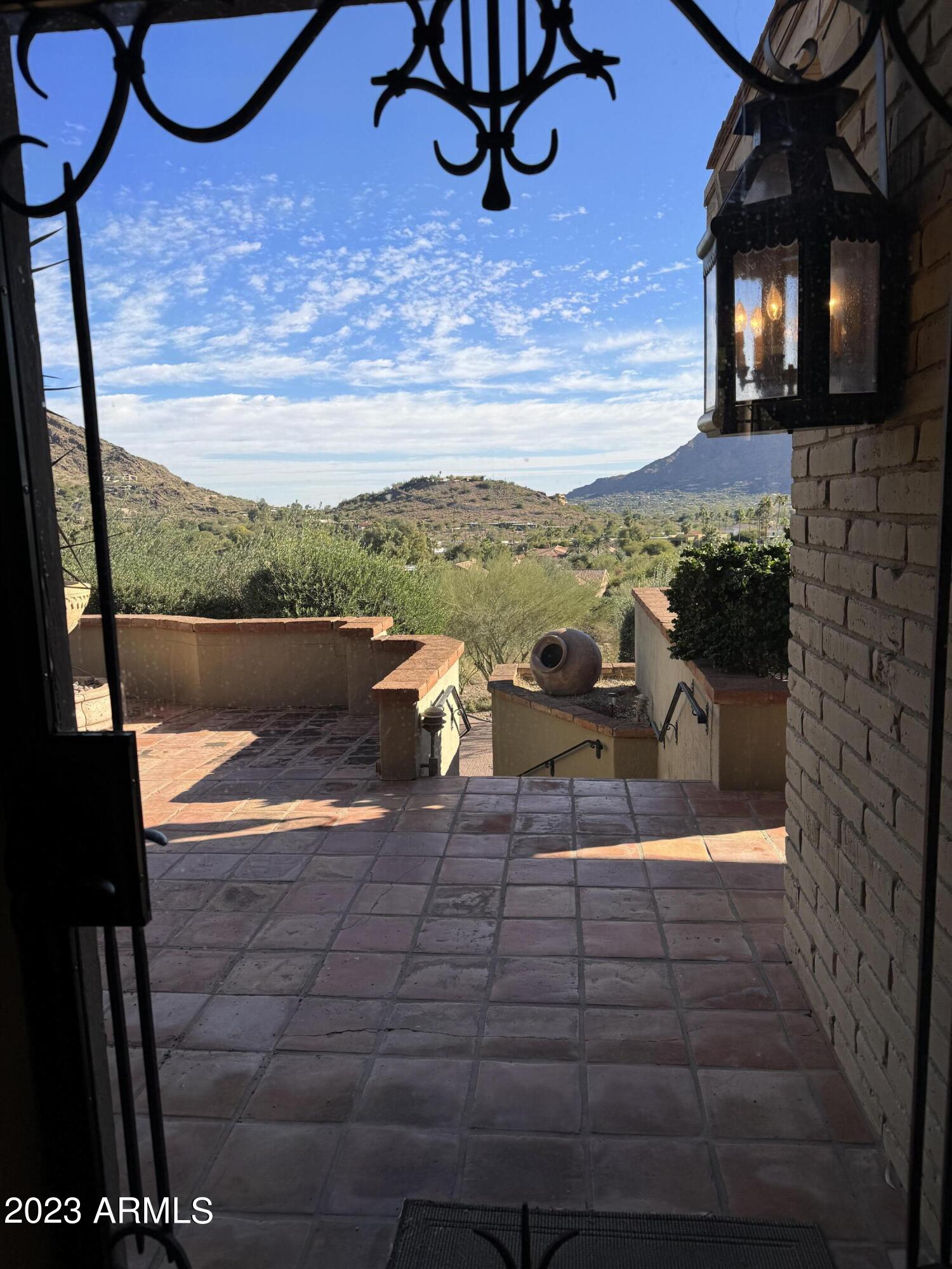 PARADISE VALLEY COUNTRY ESTATES - Residential