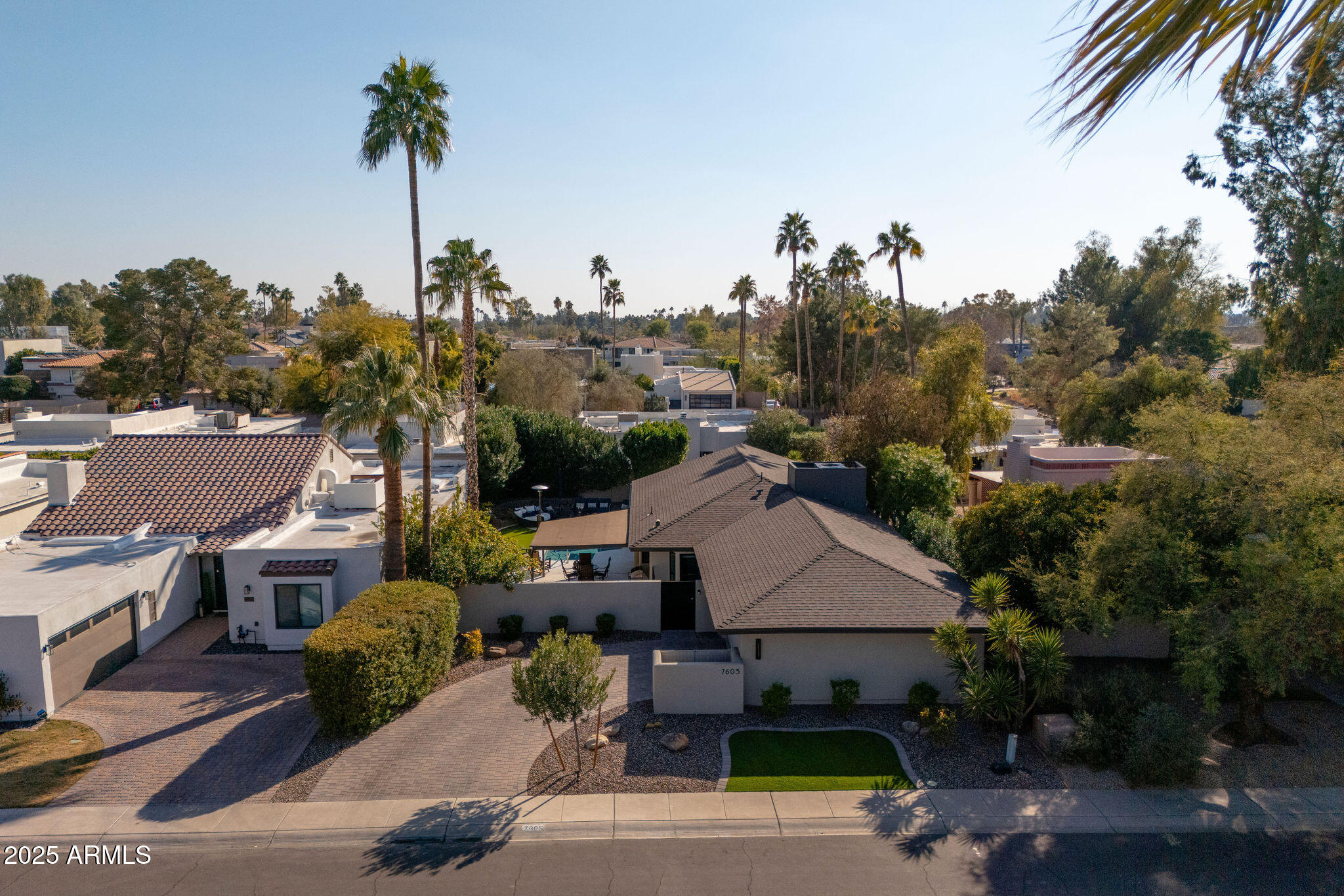 7605 E VIA DE LINDO --