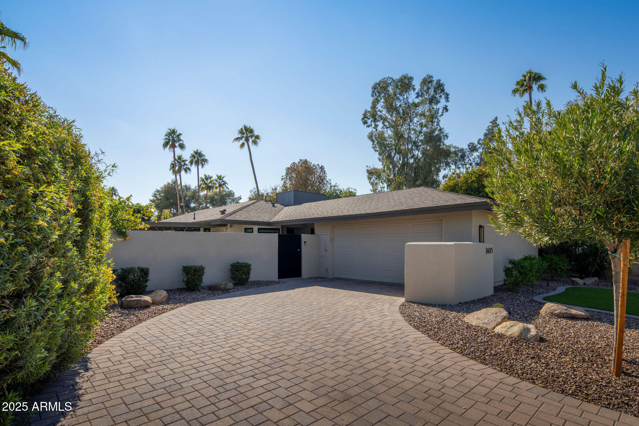 7605 E VIA DE LINDO --