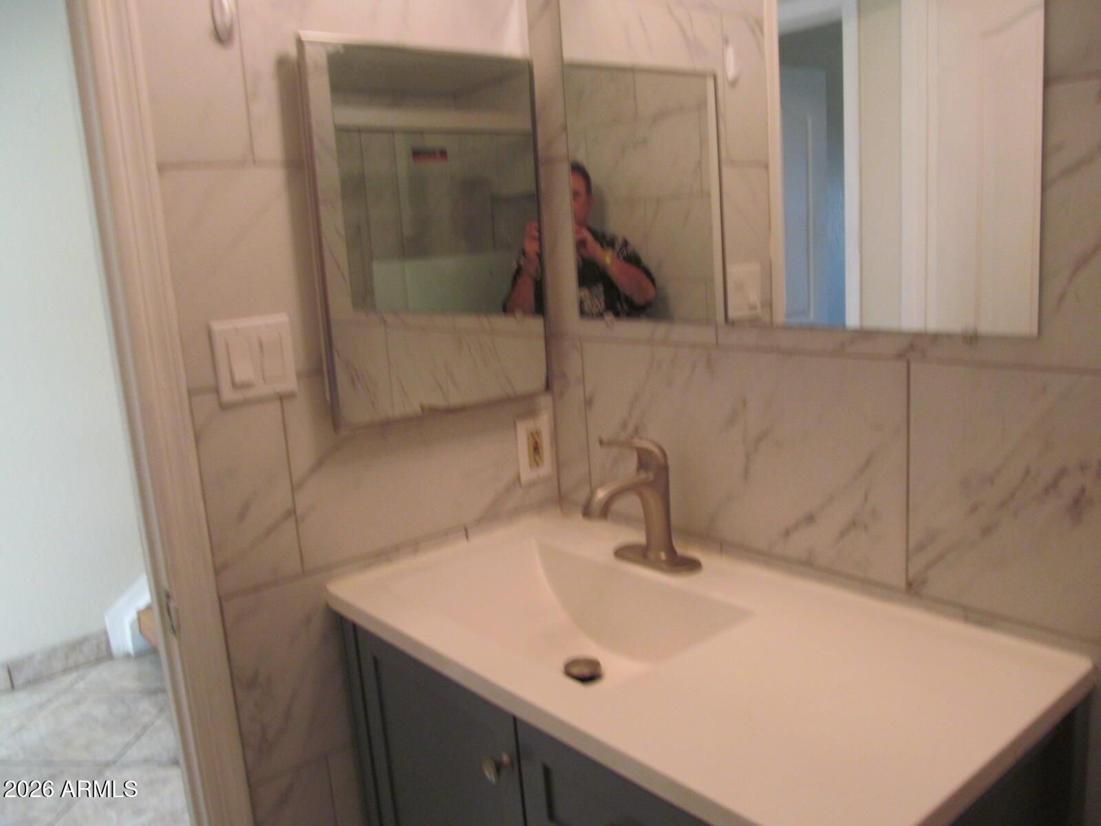 2115 W BELMONT Avenue 2