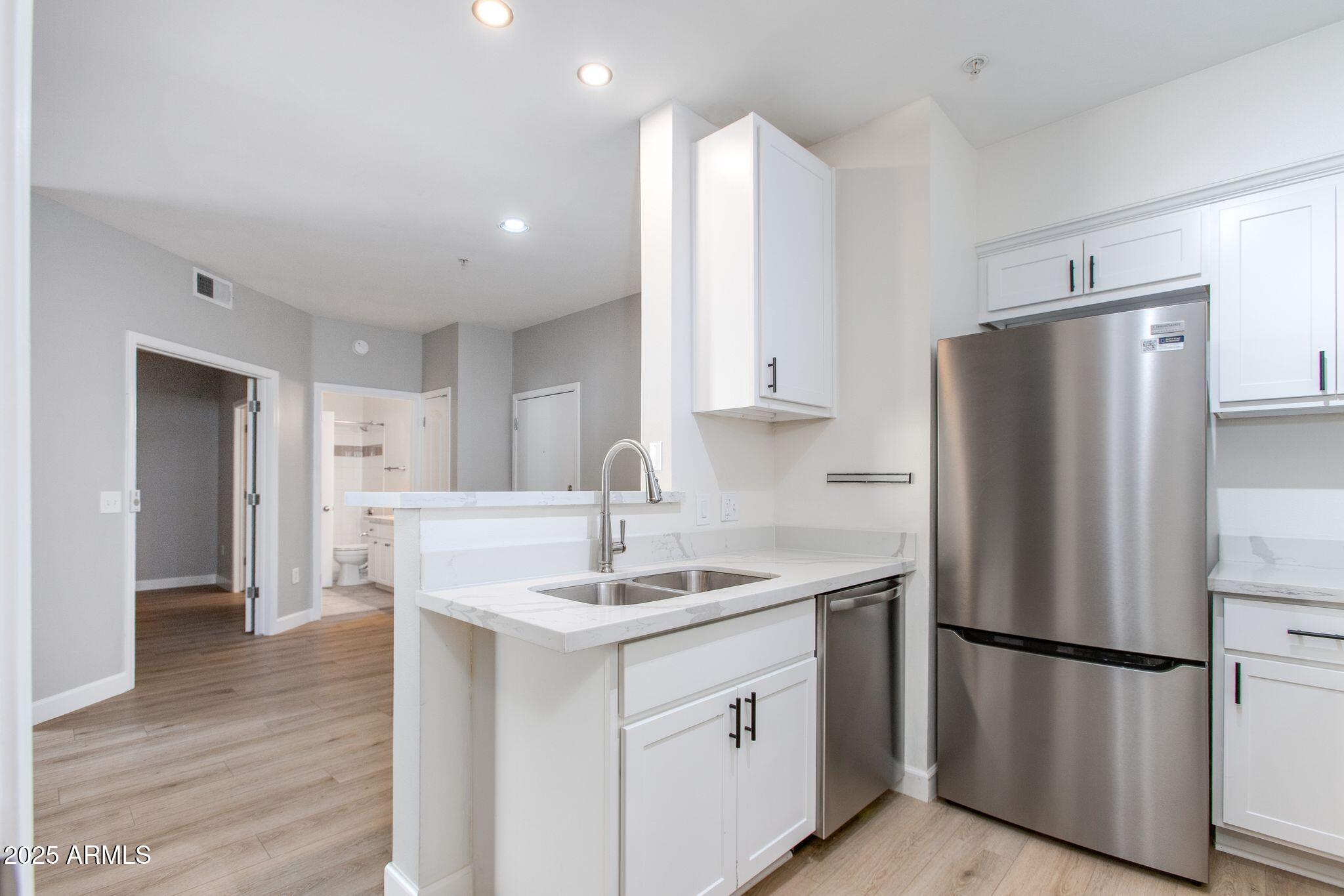 1701 E COLTER Street 218