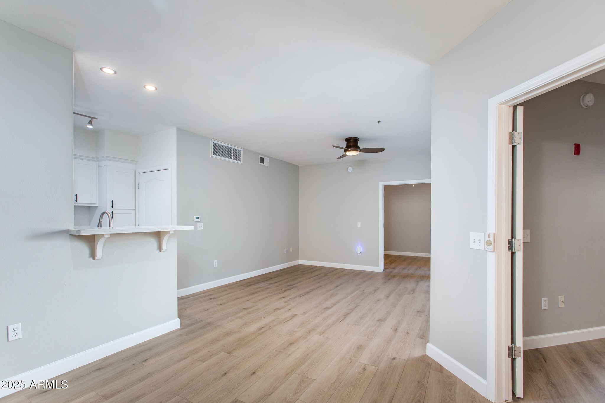 1701 E COLTER Street 218