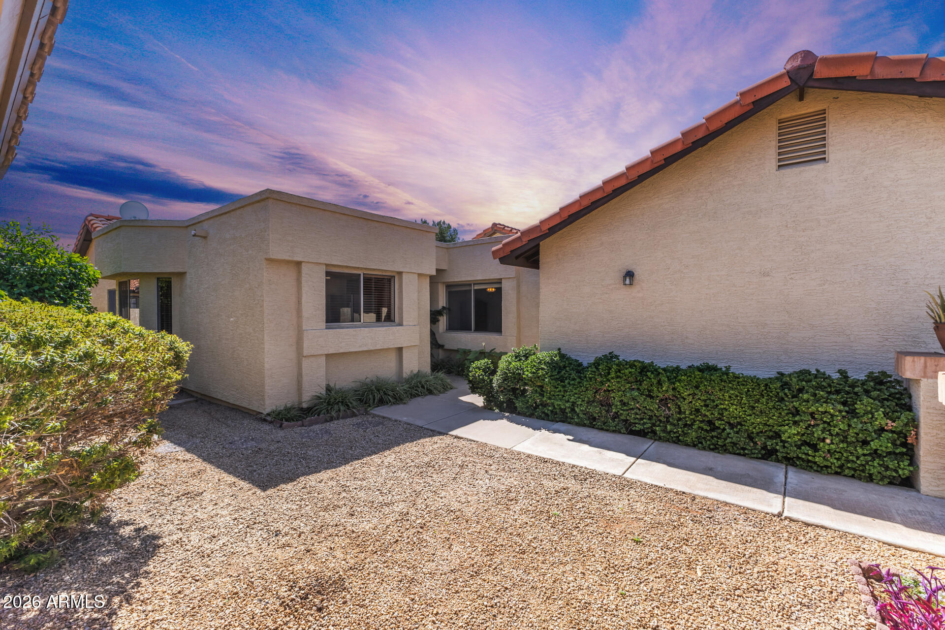 2219 E FAIRVIEW Avenue