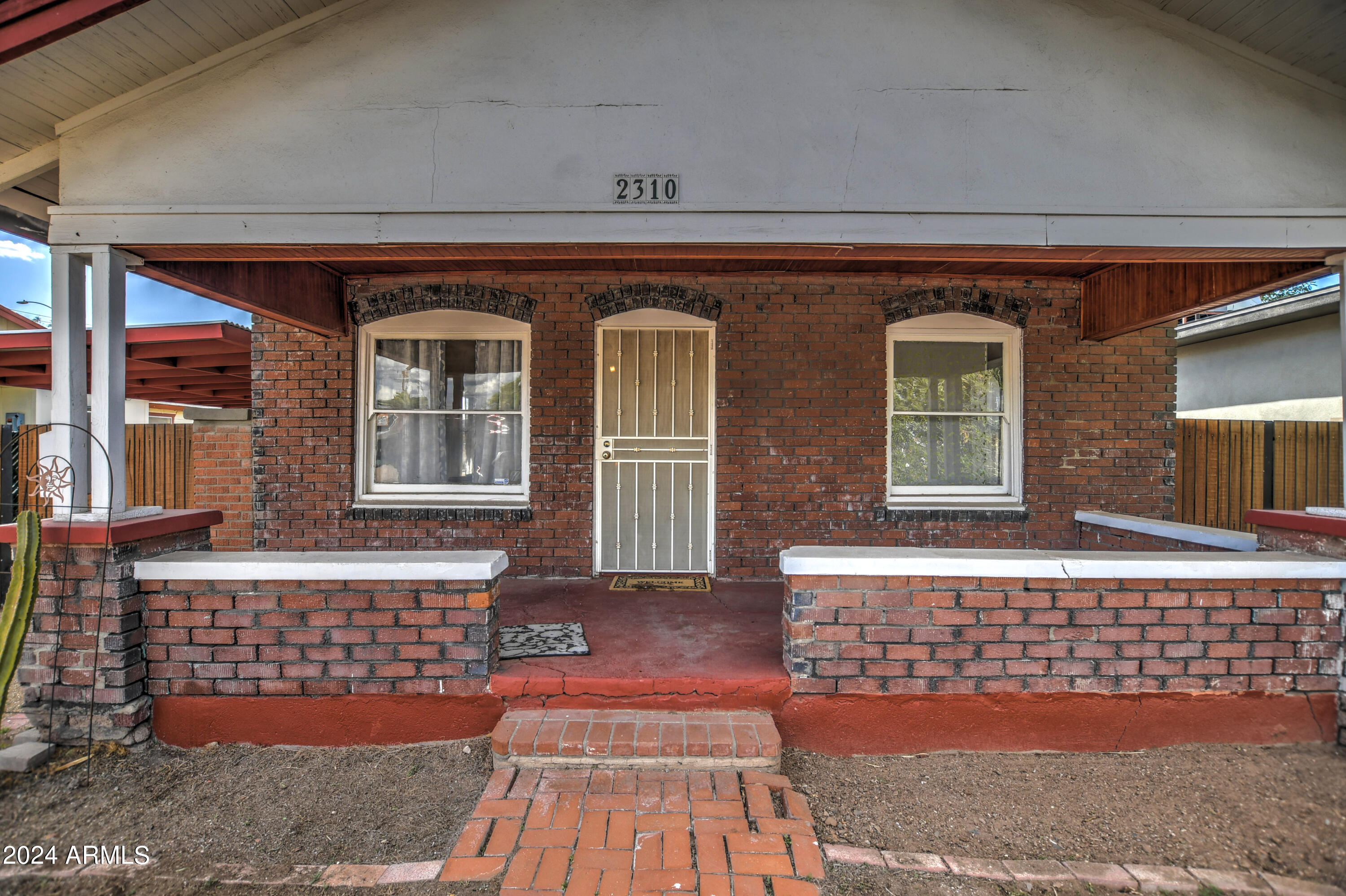 2310 N DAYTON Street