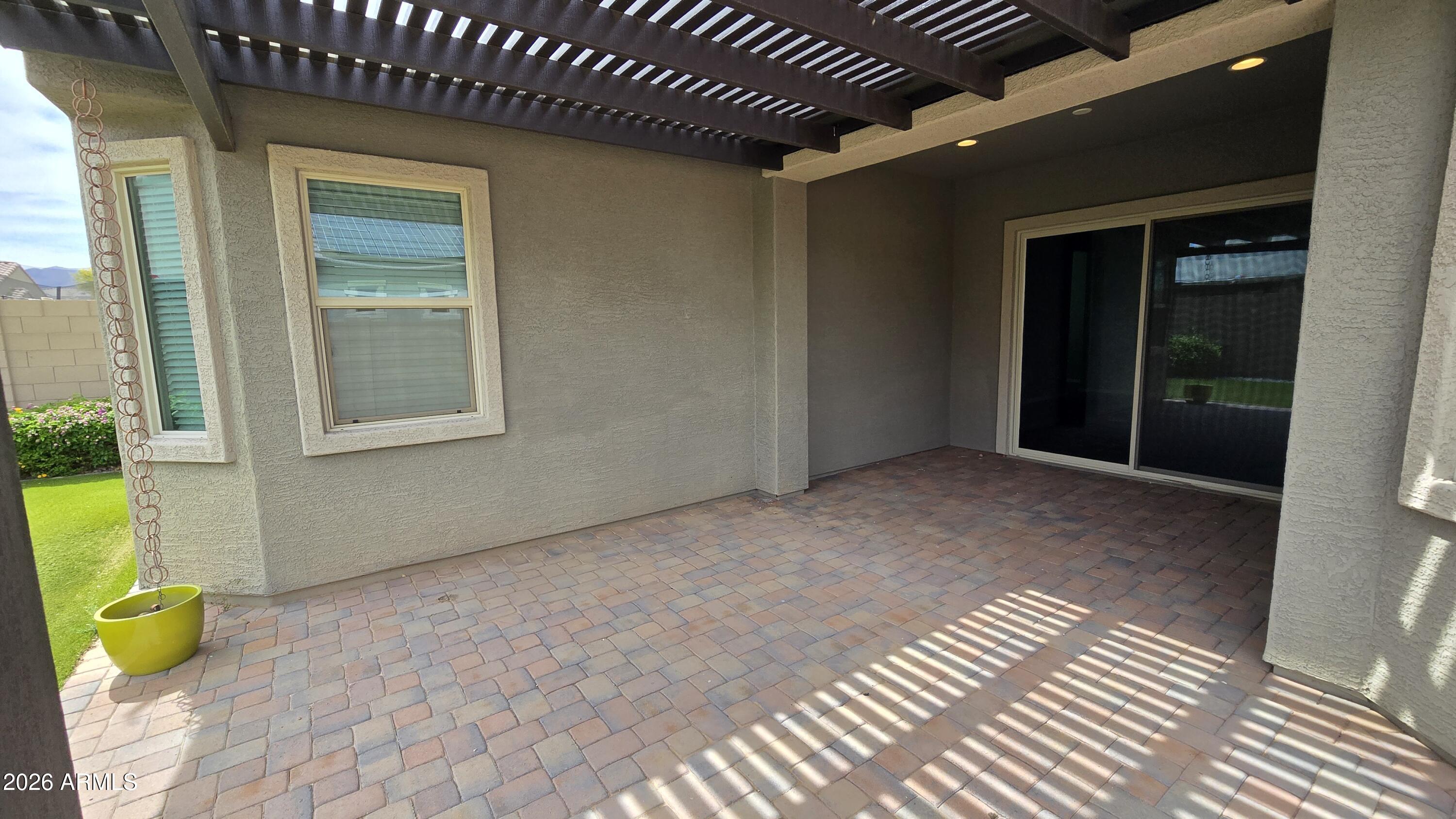 18351 W MERCER Lane