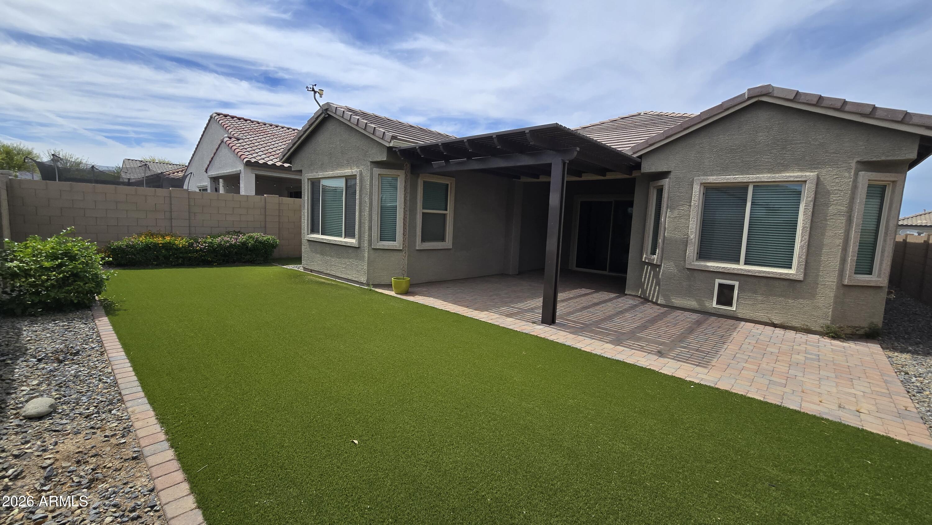 18351 W MERCER Lane