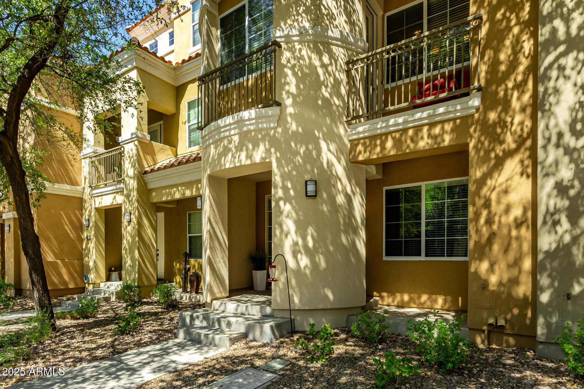 121 N CALIFORNIA Street 35