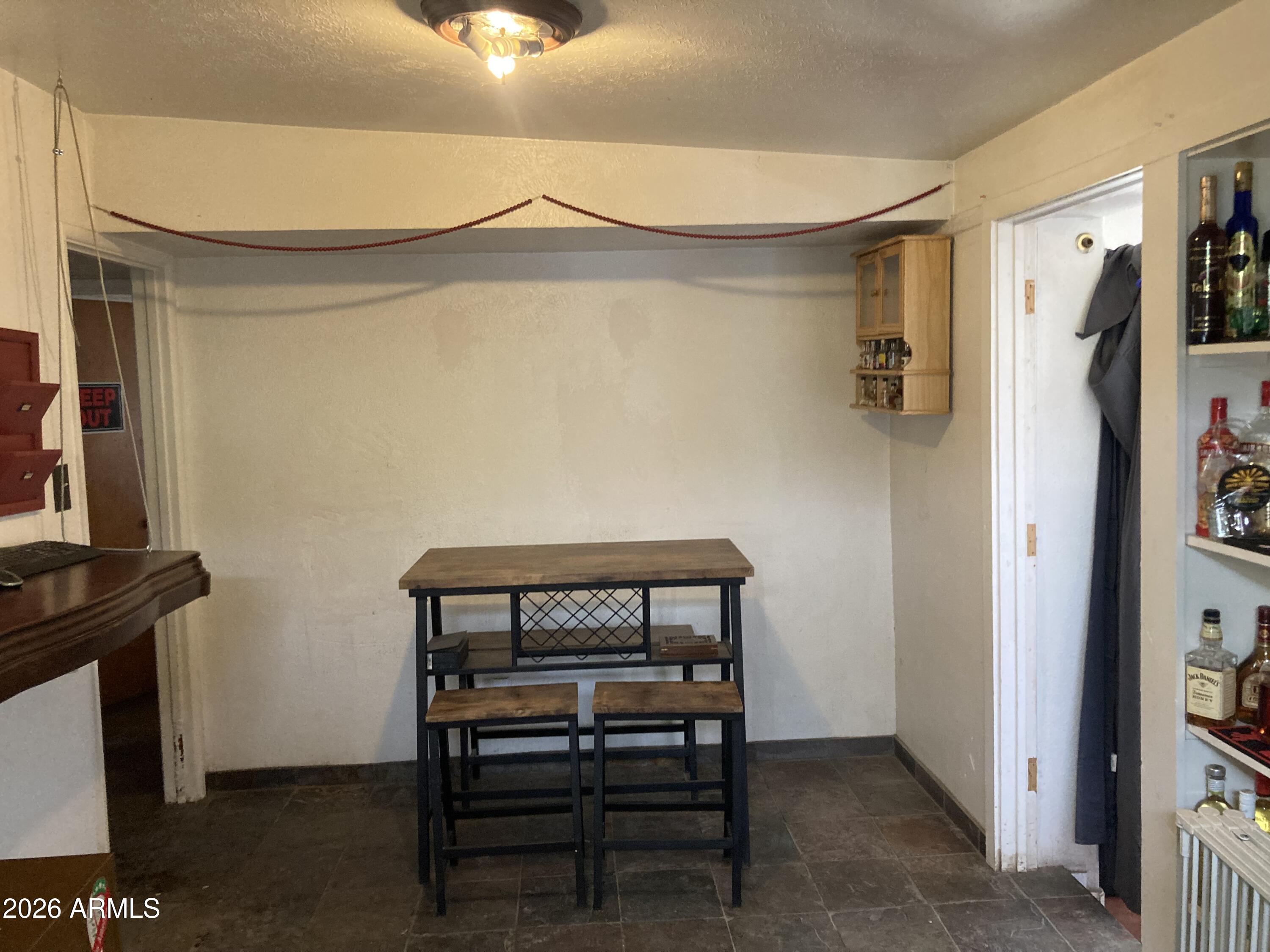 2729 W HAZELWOOD Street