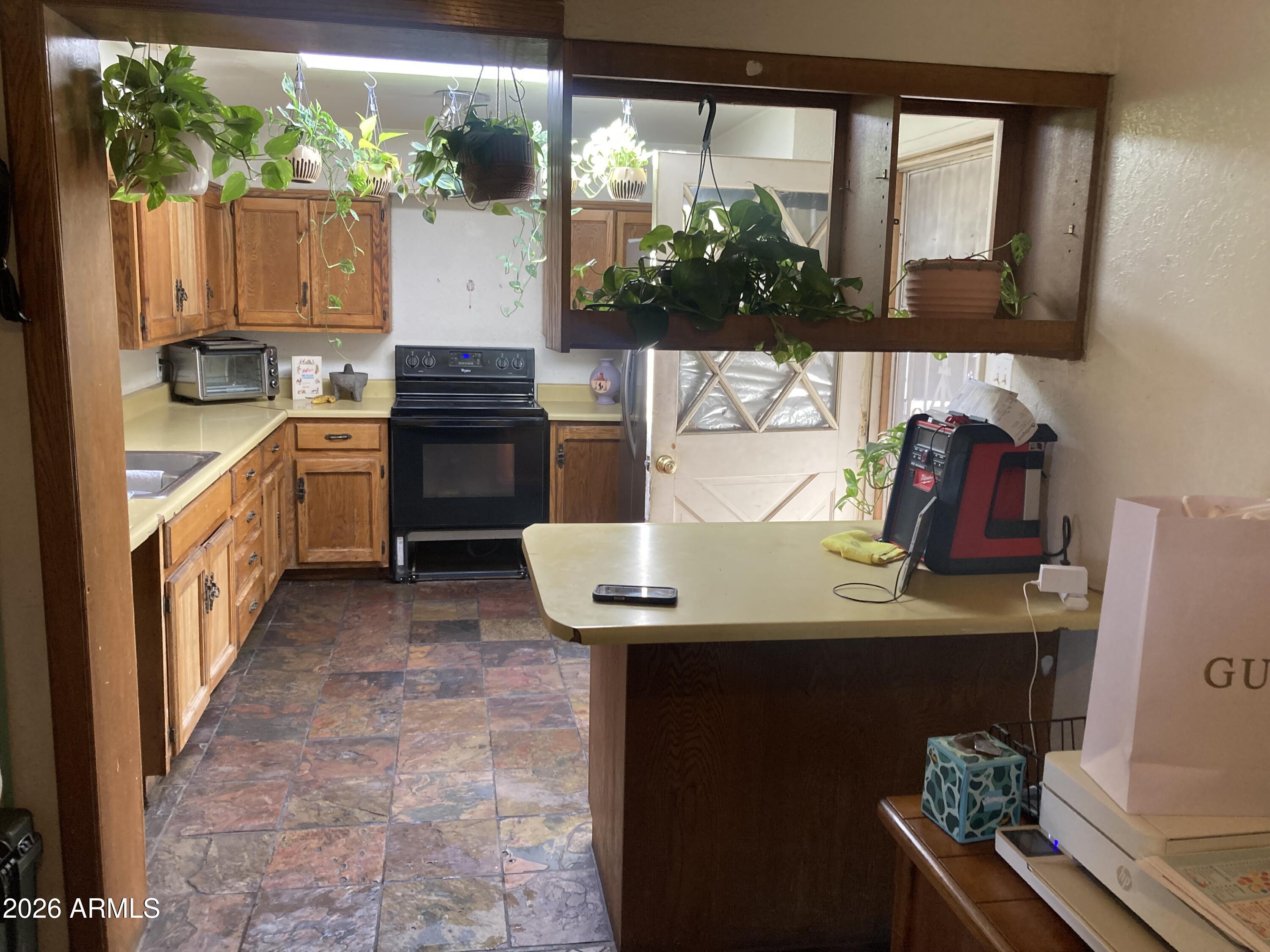 2729 W HAZELWOOD Street