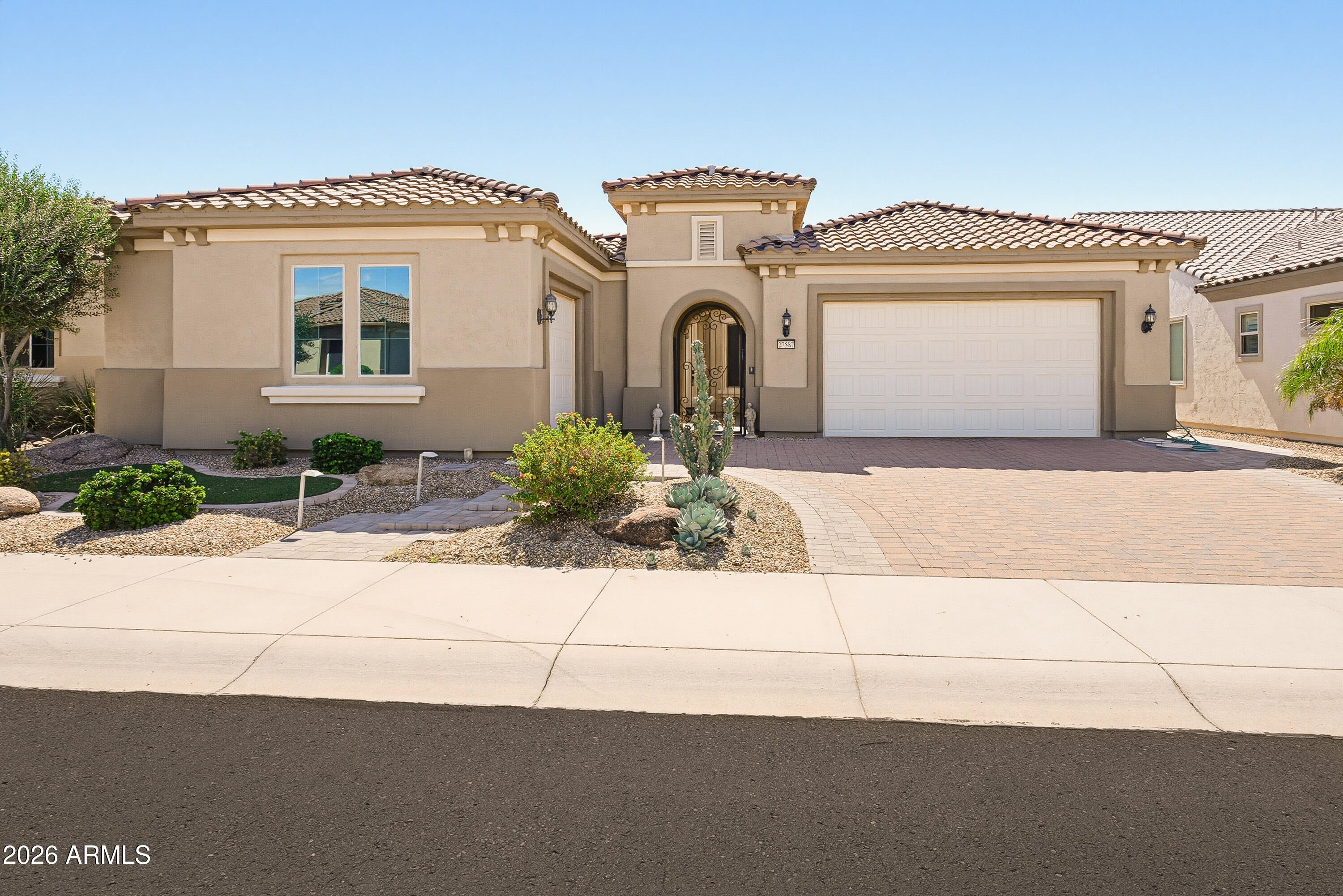 27587 W YUKON Drive