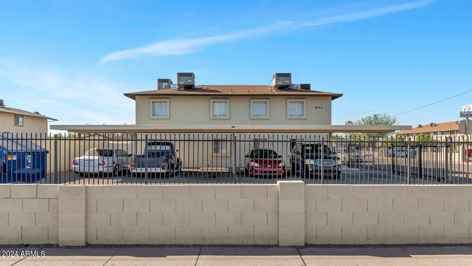 801 E DUNLAP Avenue