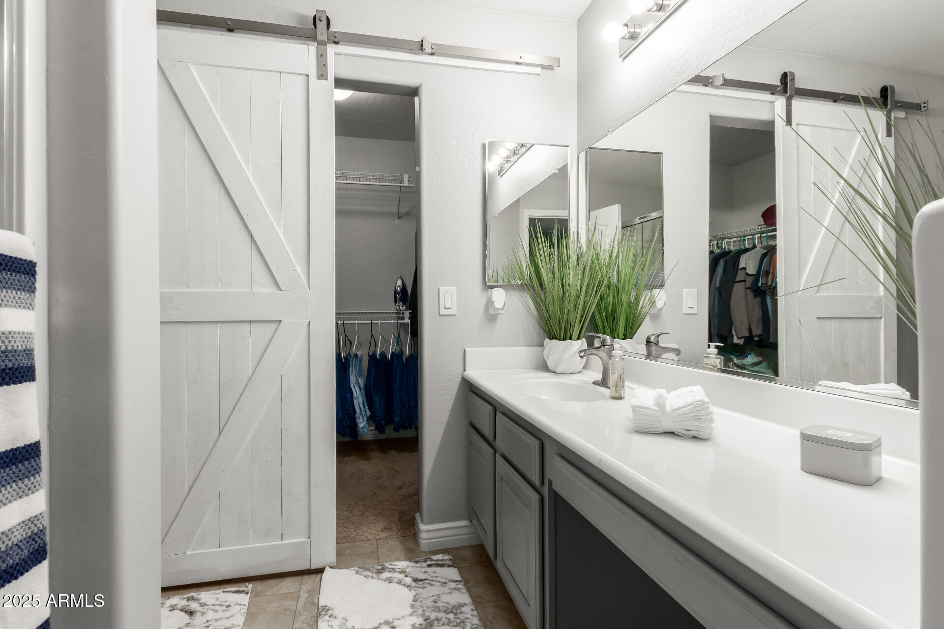 23932 W HIDALGO Avenue