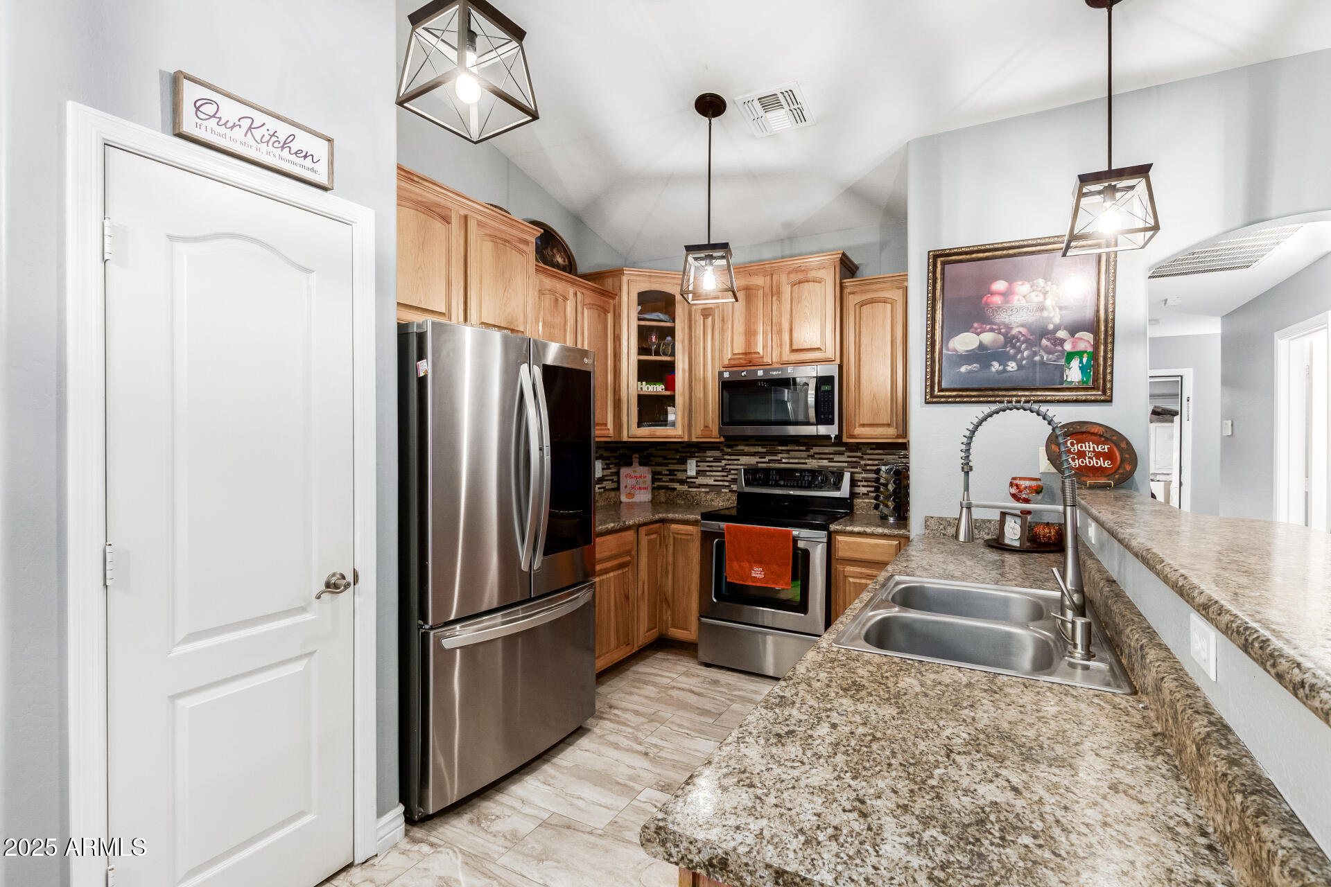 23932 W HIDALGO Avenue