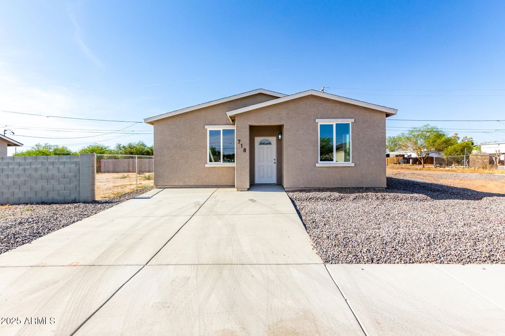 Photo of 718 W Ocotillo Street, Casa Grande, AZ 85122 (MLS # 6891202)
