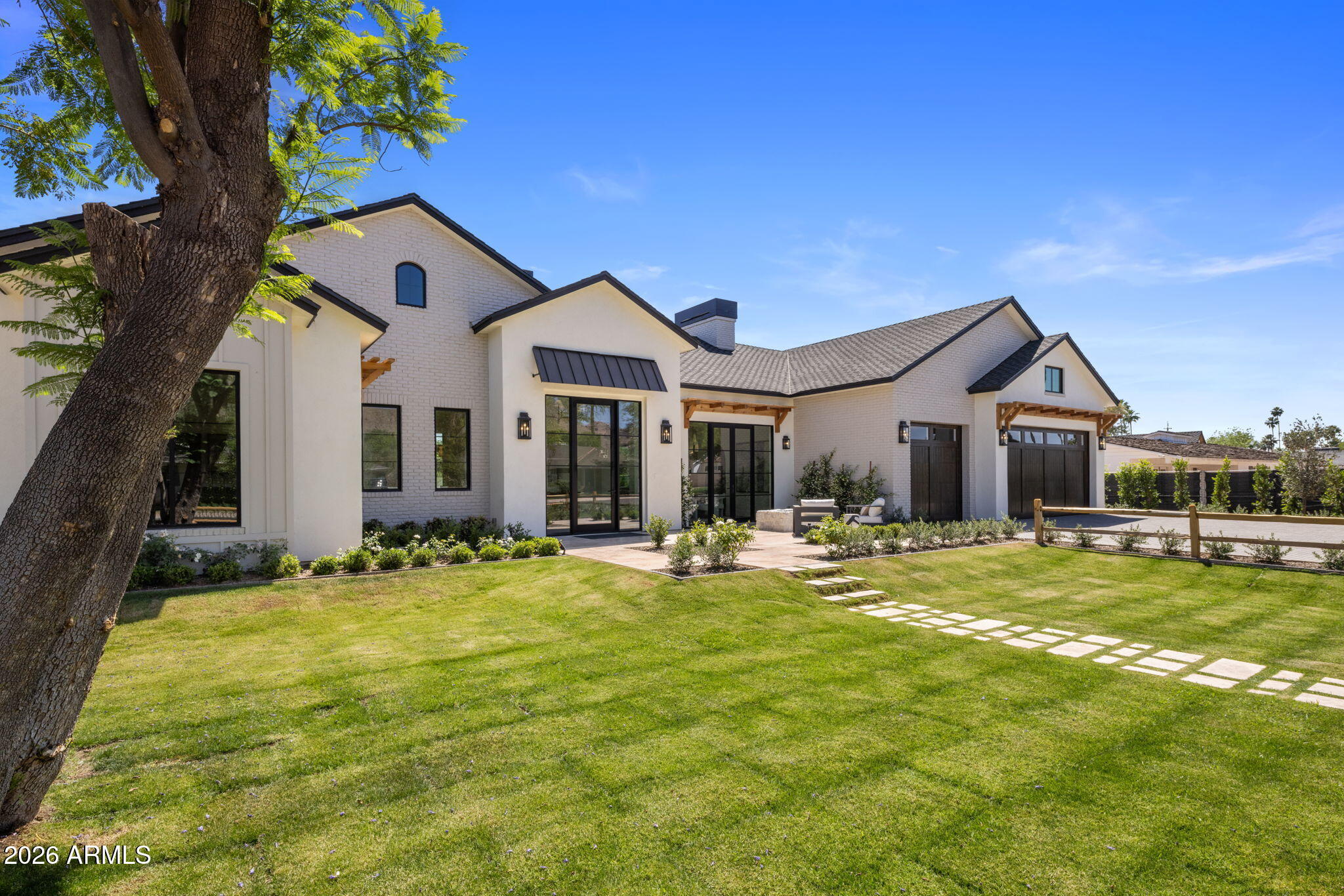 5935 E CALLE TUBERIA --