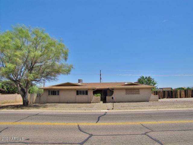 TOWN & COUNTRY ESTATES - Residential Lease