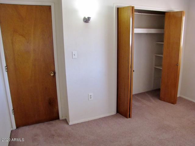 TOWN & COUNTRY ESTATES - Residential Lease