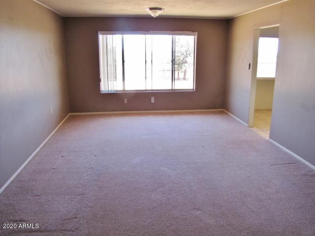 TOWN & COUNTRY ESTATES - Residential Lease