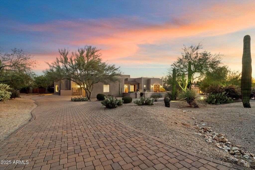 Photo of 26615 N 71st Place, Scottsdale, AZ 85266 (MLS # 6909904)