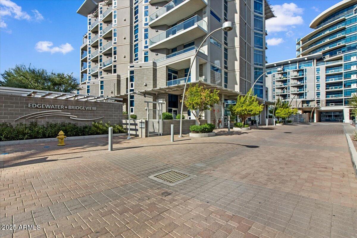 120 E RIO SALADO Parkway E 102