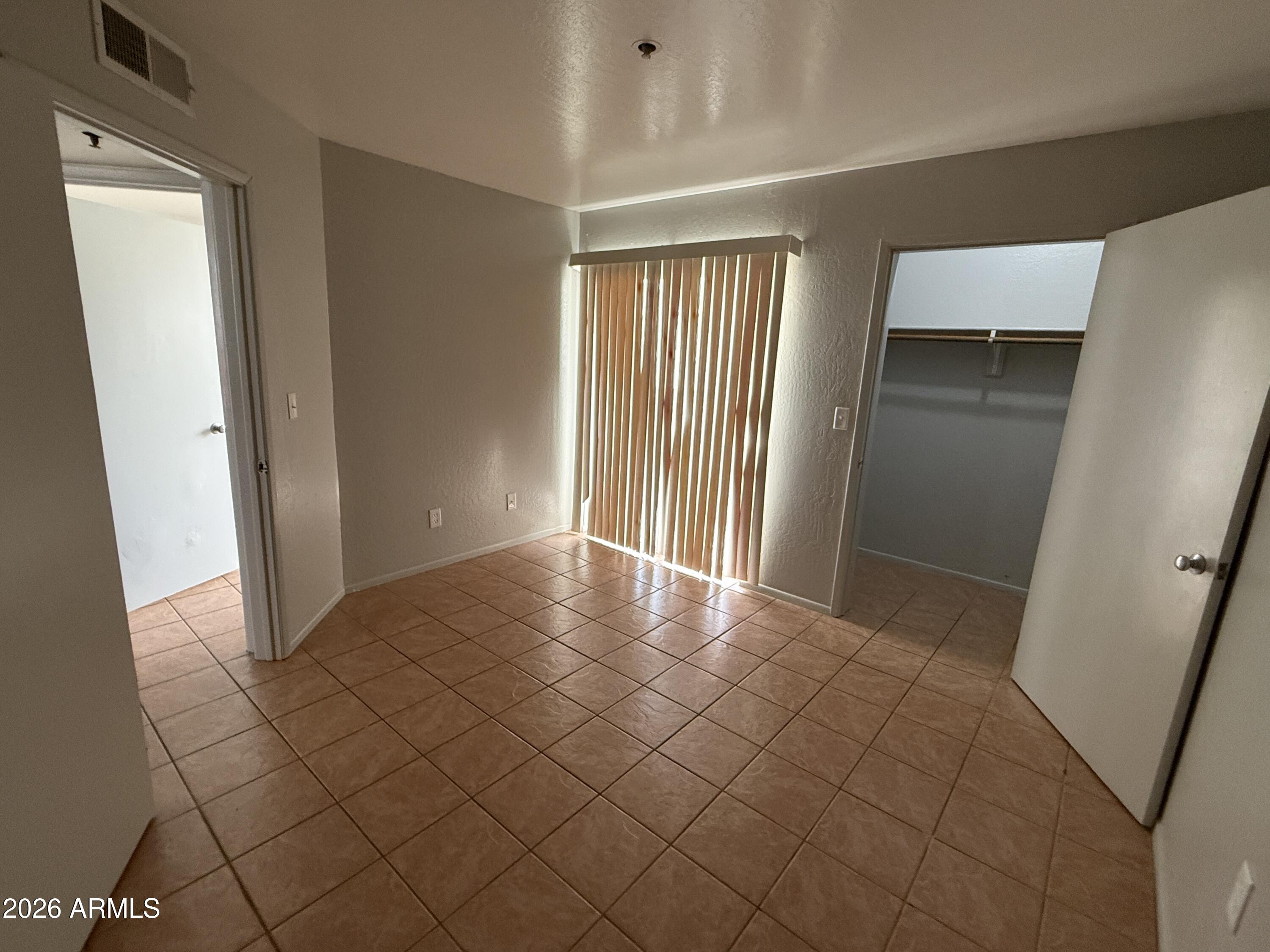 CLIFFS CONDOMINIUM - Residential