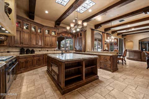 Photo of 7008 N 68th Place, Paradise Valley, AZ 85253 (MLS # 6983986)