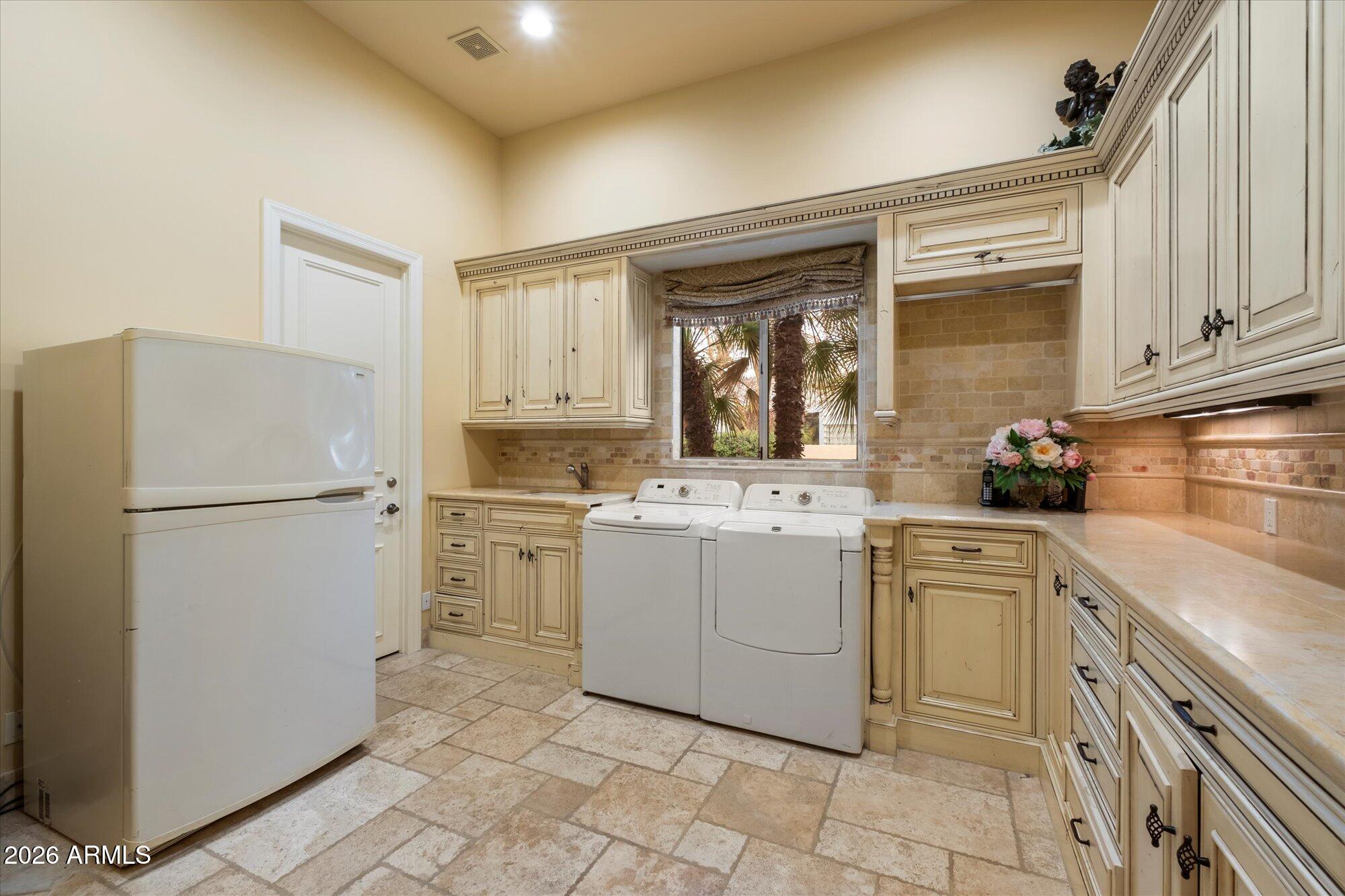 Paradise Valley, Arizona, 85253, United States, 8 Bedrooms Bedrooms, ,10 BathroomsBathrooms,Residential,Active,2017867